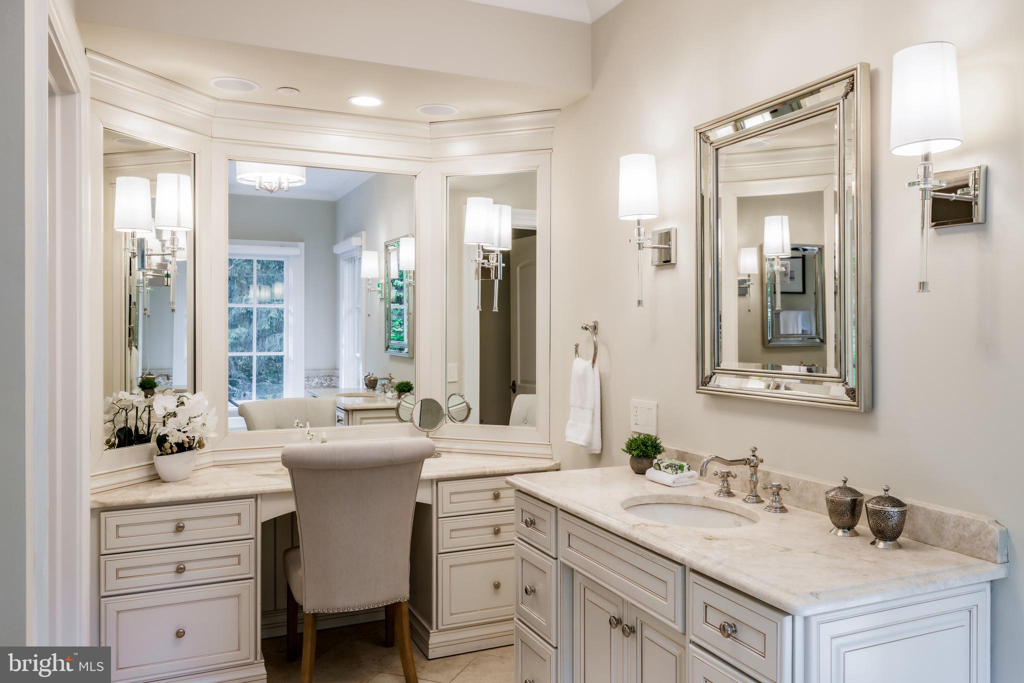 BRADLEY HILLS GROVE - Residential