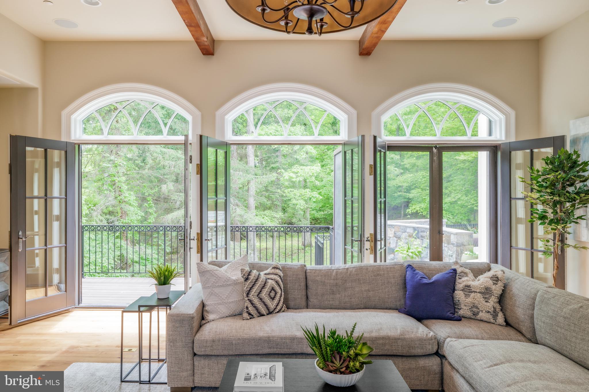 BRADLEY HILLS GROVE - Residential