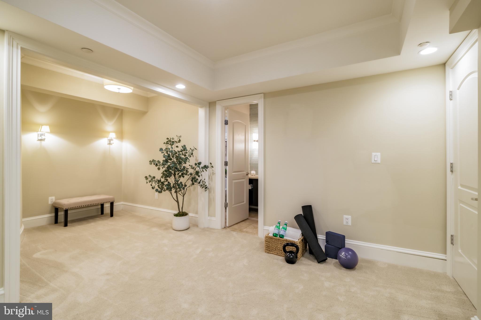 BRADLEY HILLS GROVE - Residential