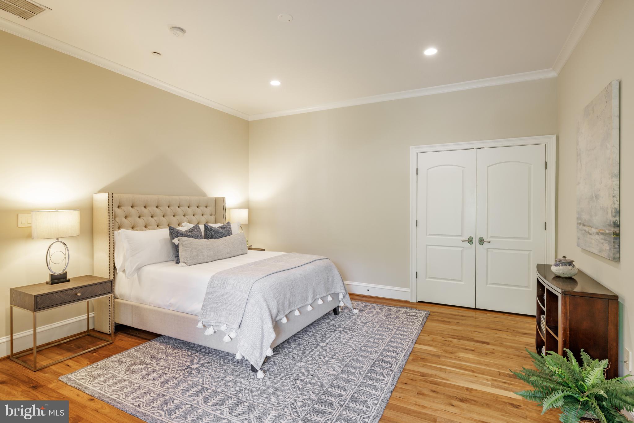 BRADLEY HILLS GROVE - Residential