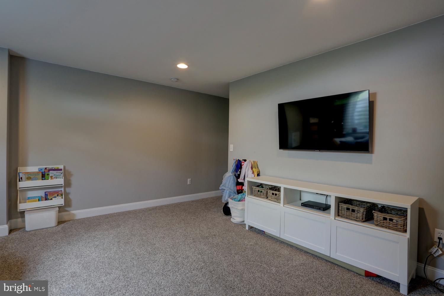 FAIRVILLE HEIGHTS - Residential