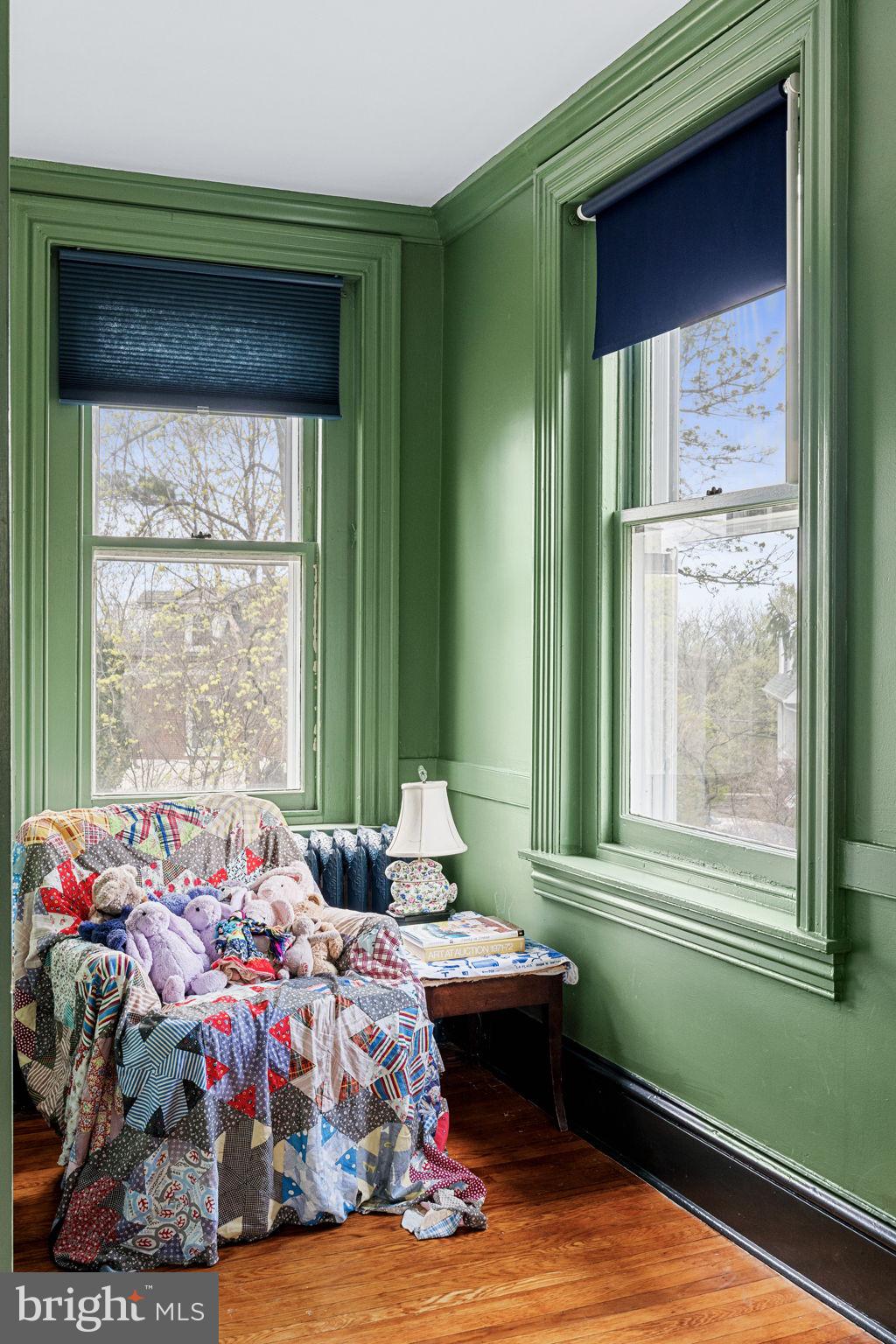 CHESTNUT HILL - Residential