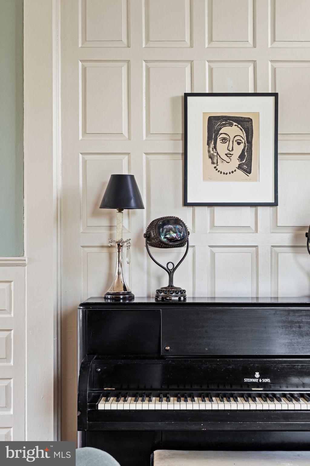 CHESTNUT HILL - Residential