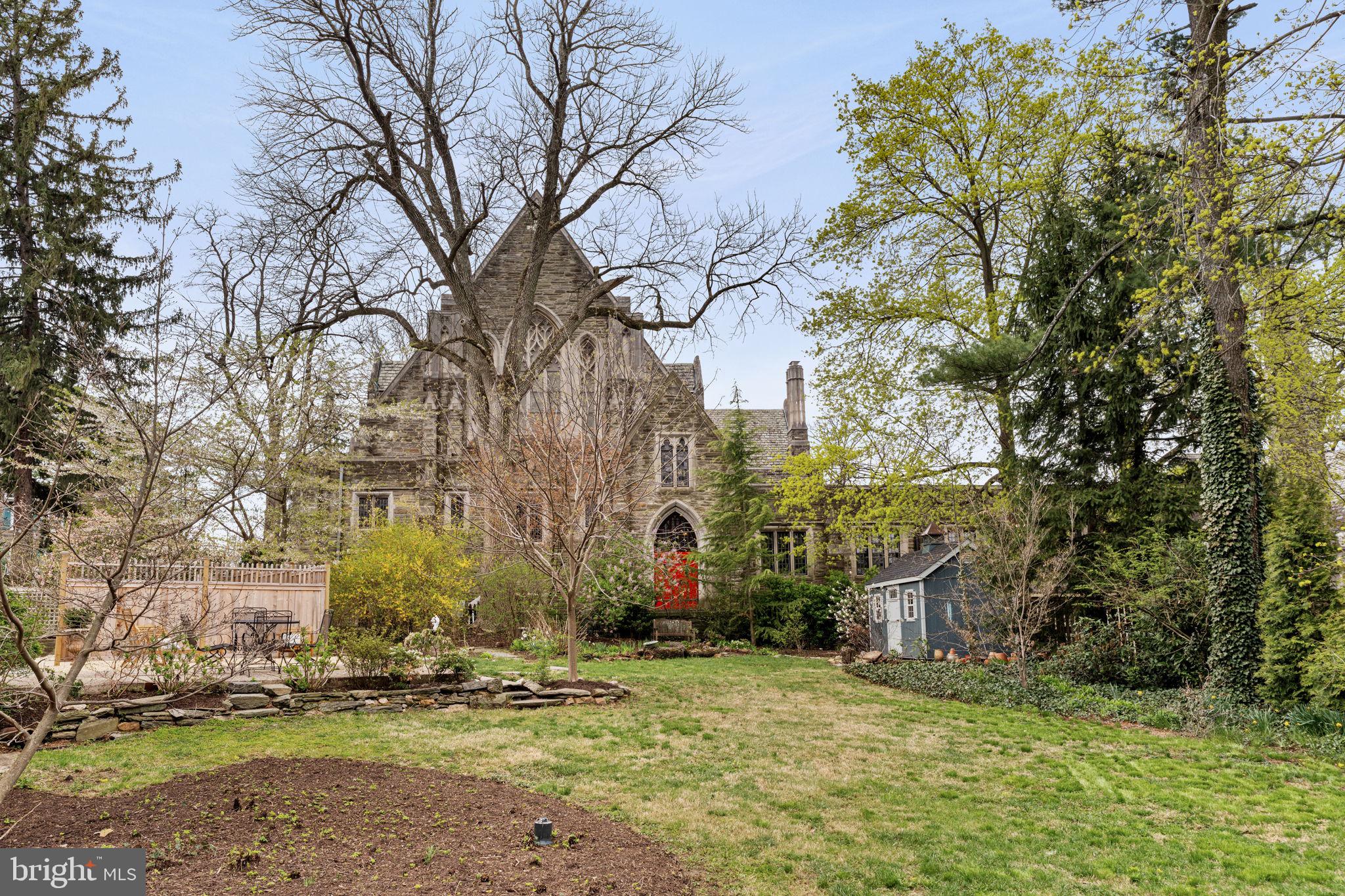 CHESTNUT HILL - Residential