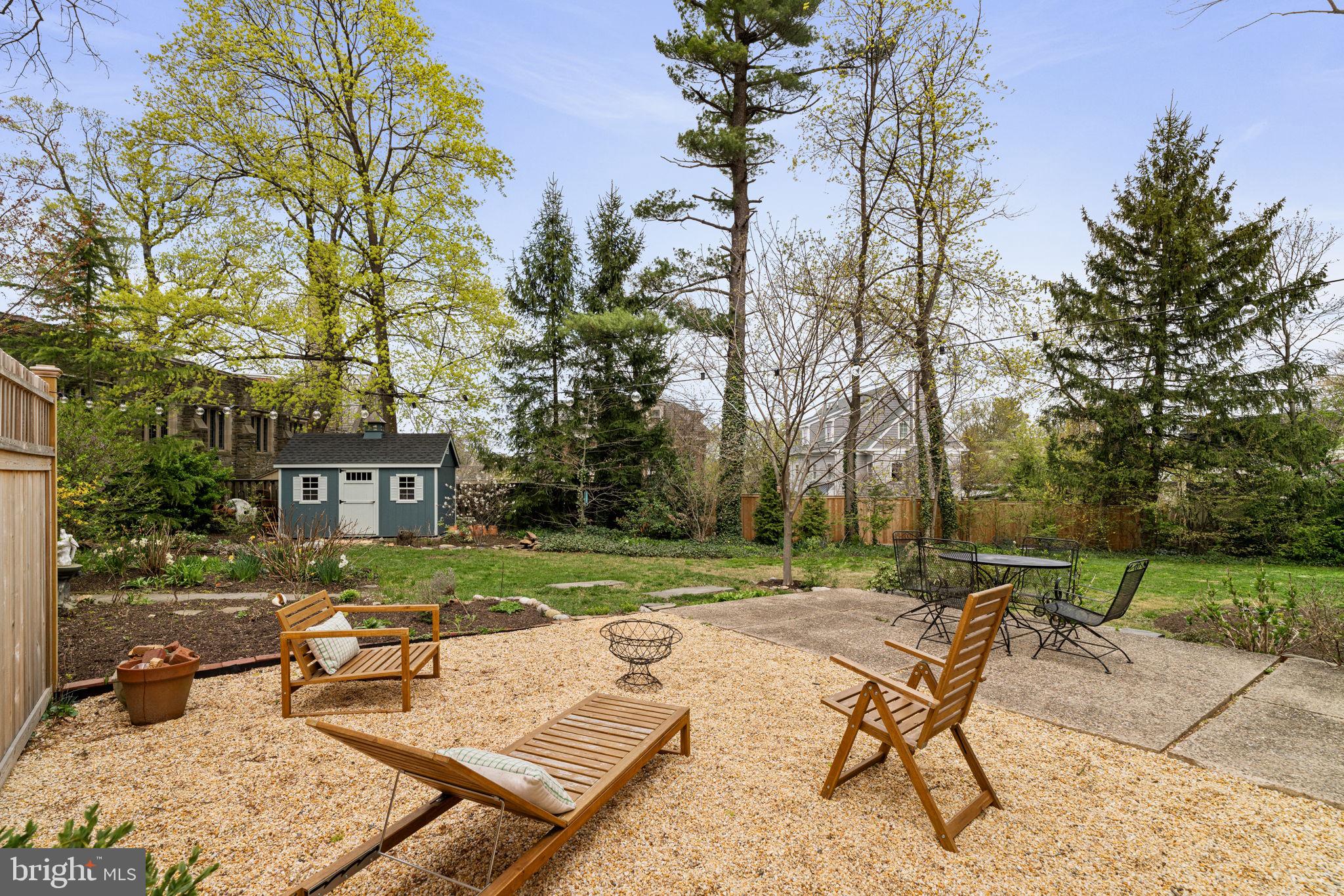 CHESTNUT HILL - Residential