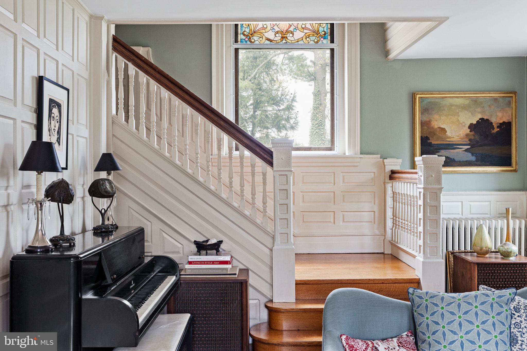 CHESTNUT HILL - Residential