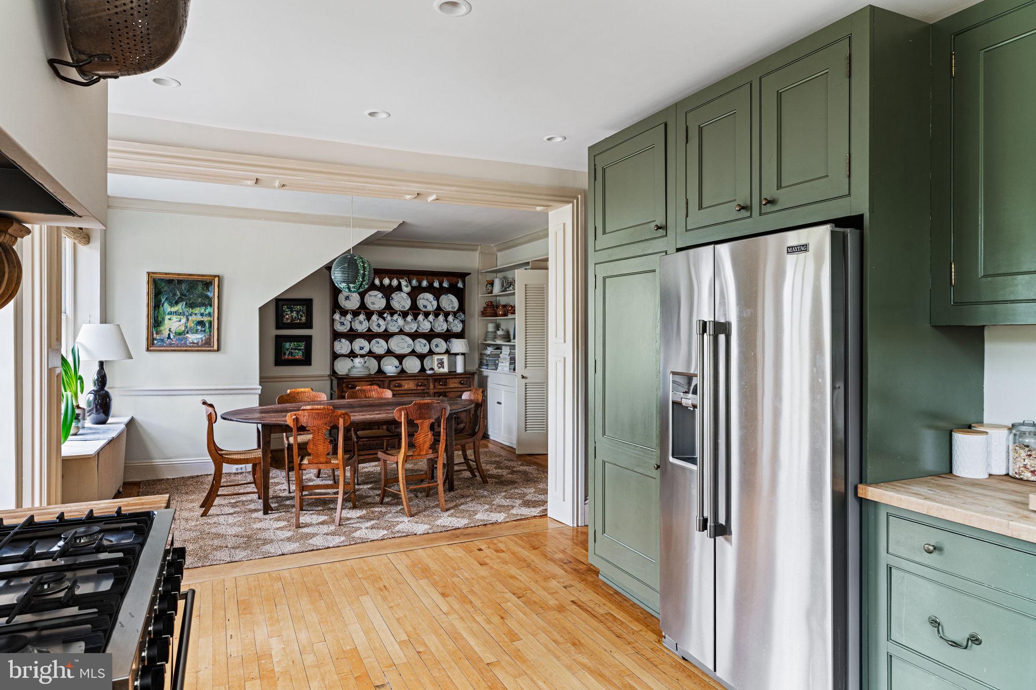 CHESTNUT HILL - Residential