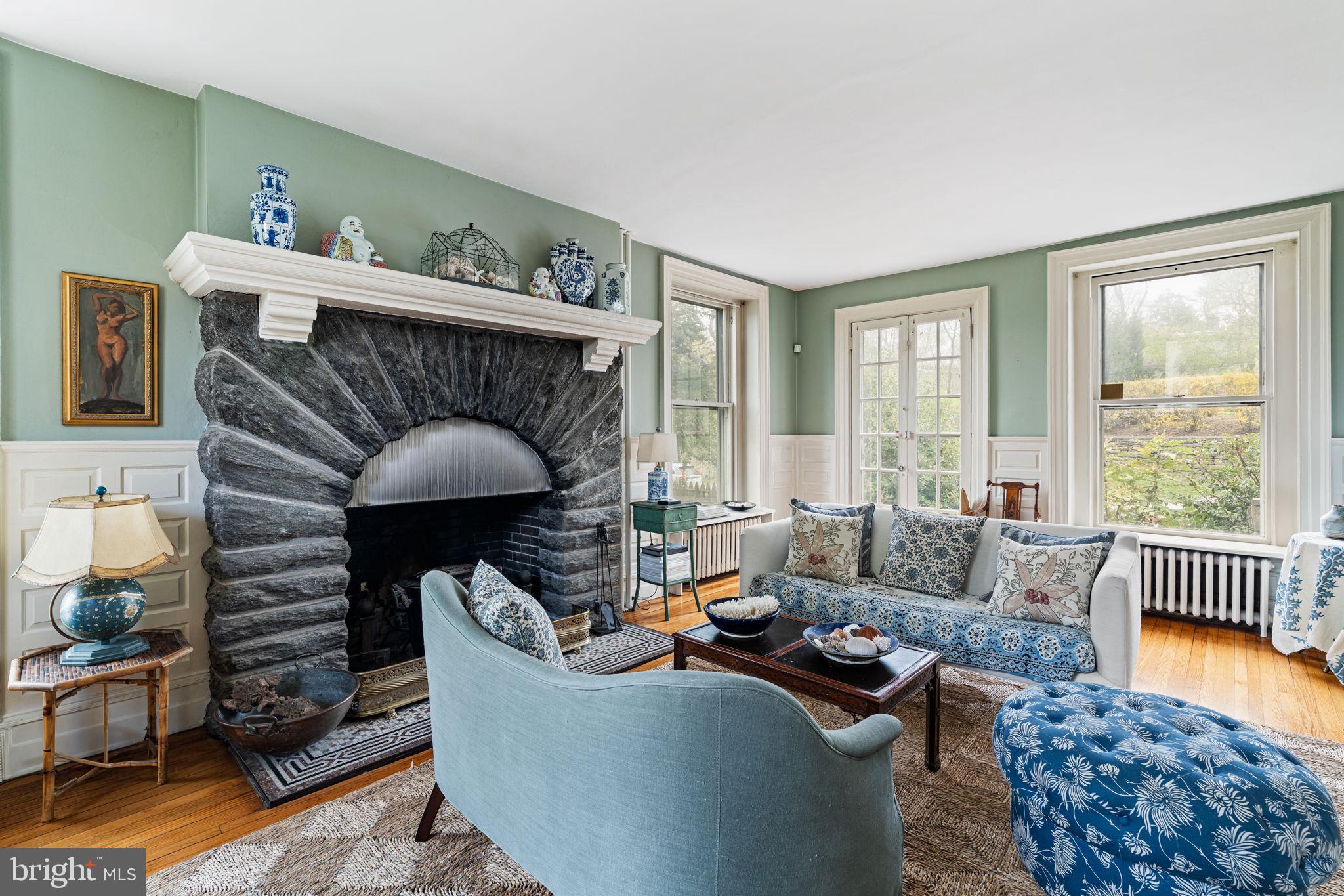 CHESTNUT HILL - Residential