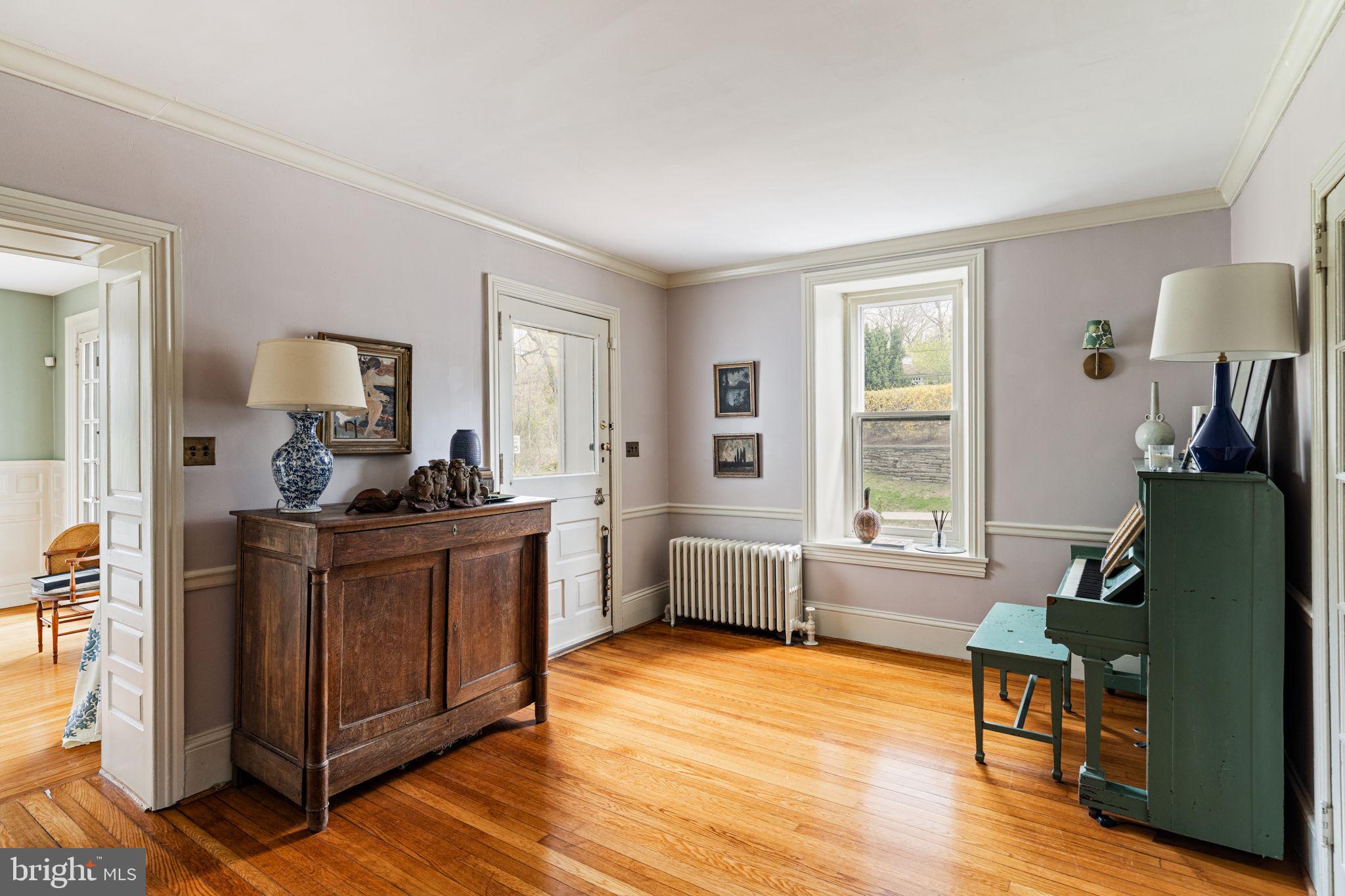 CHESTNUT HILL - Residential