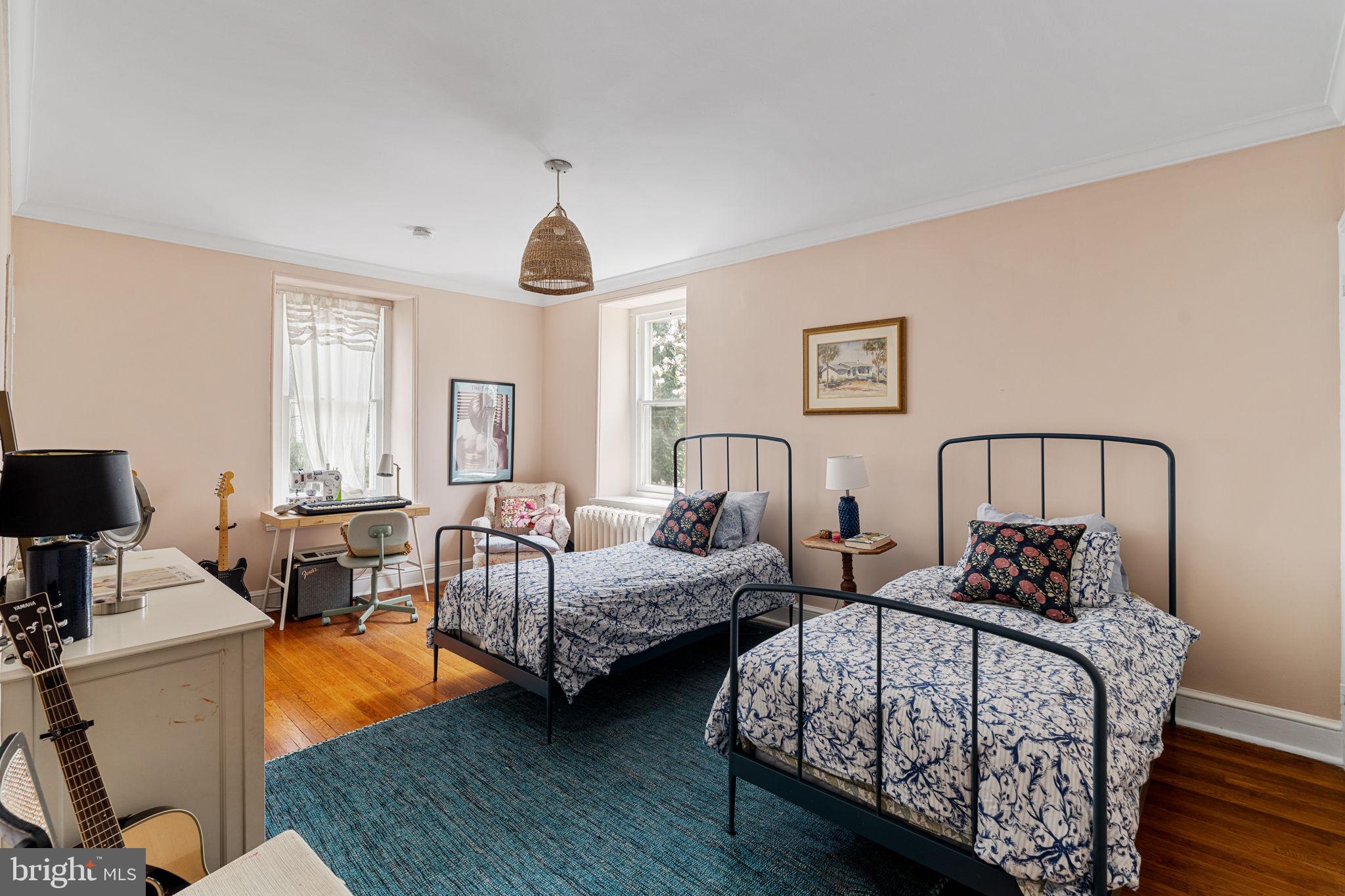 CHESTNUT HILL - Residential