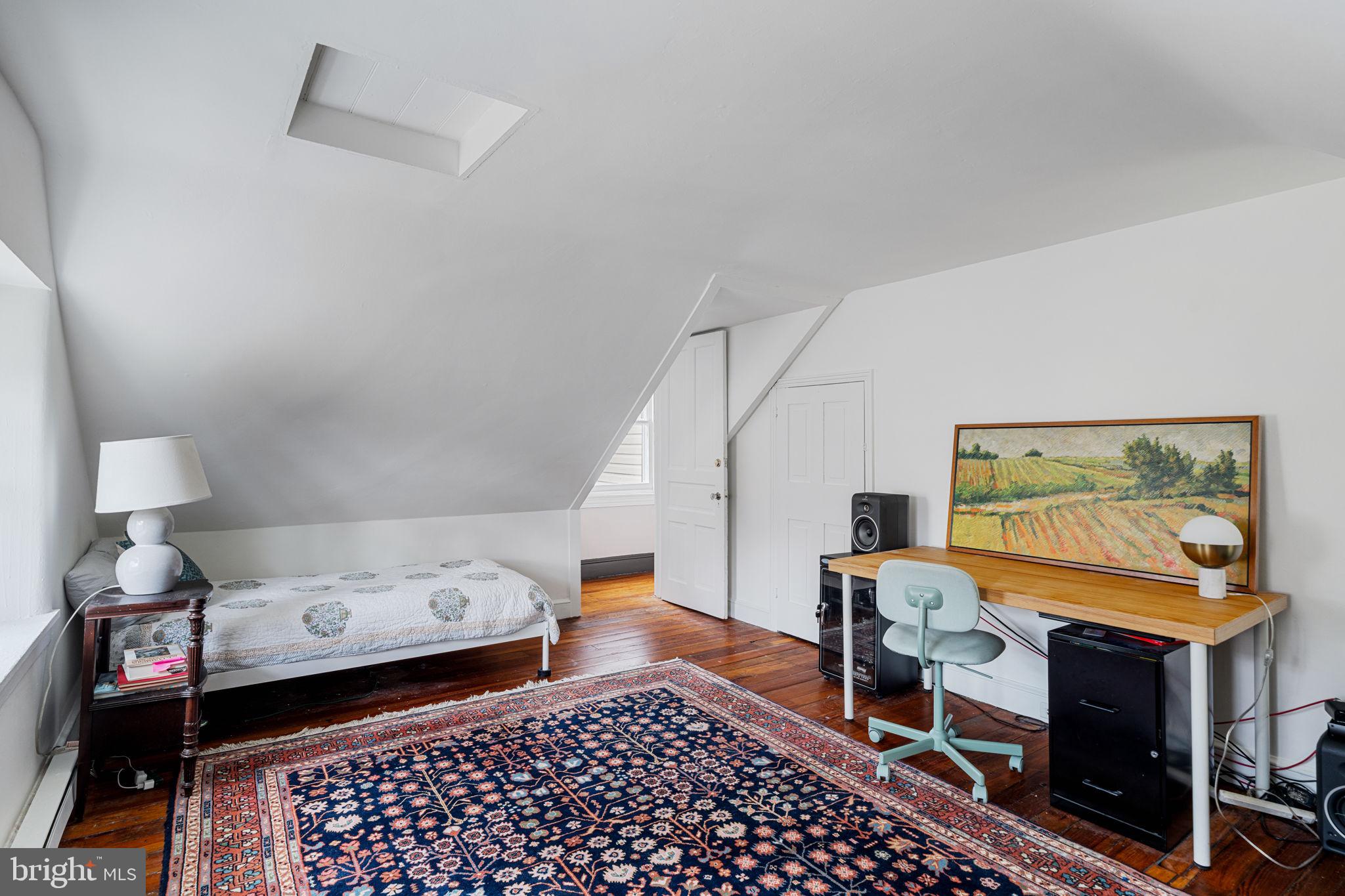 CHESTNUT HILL - Residential