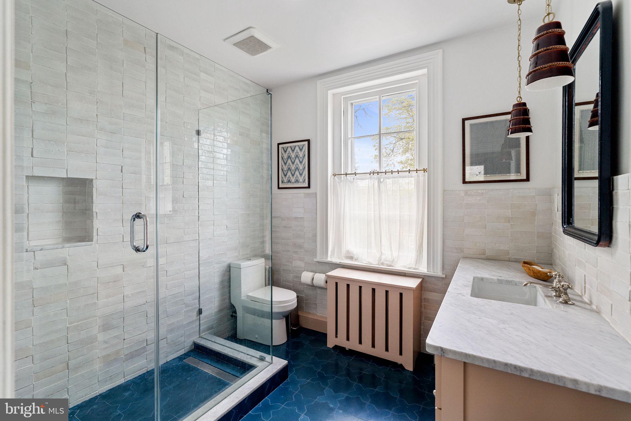 CHESTNUT HILL - Residential