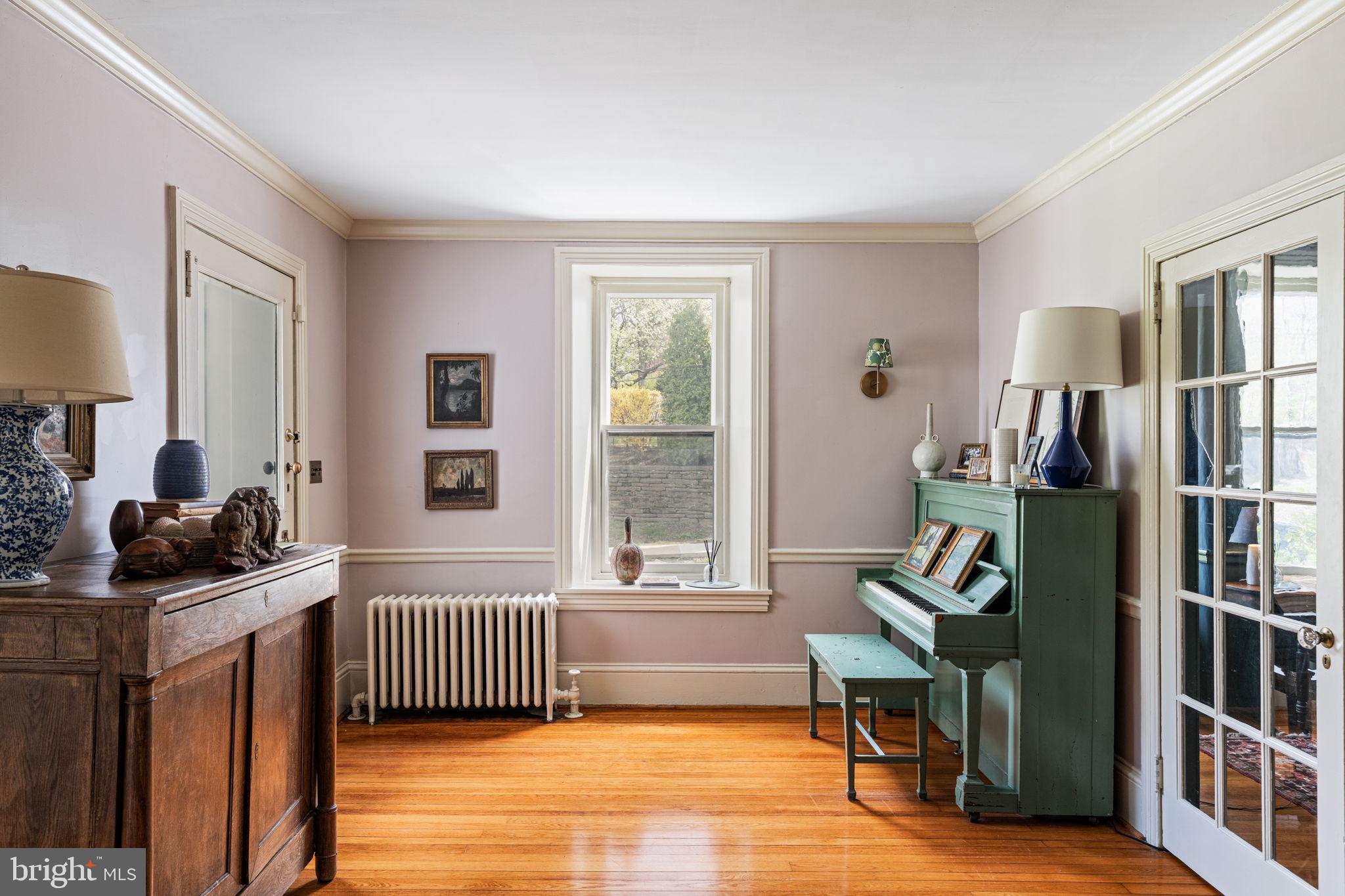 CHESTNUT HILL - Residential