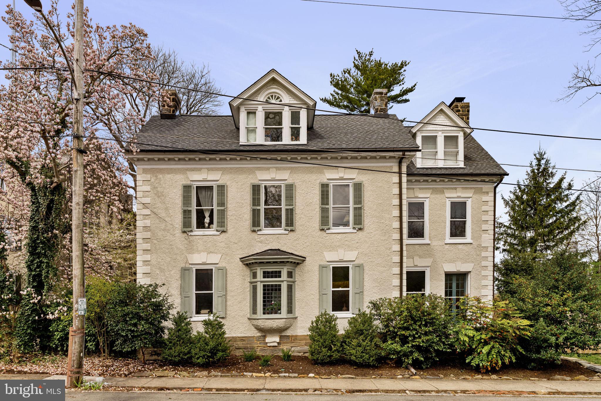 CHESTNUT HILL - Residential