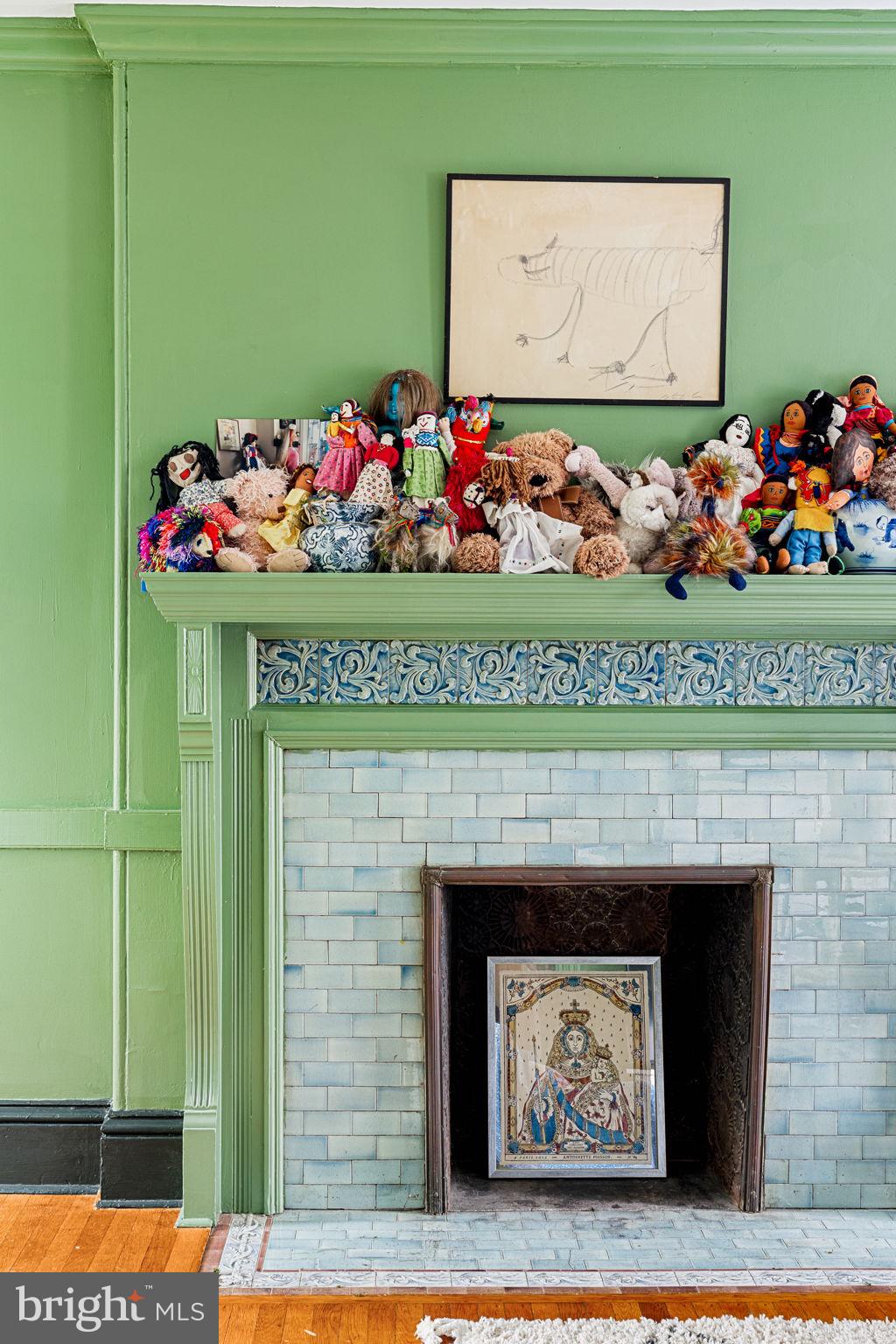 CHESTNUT HILL - Residential