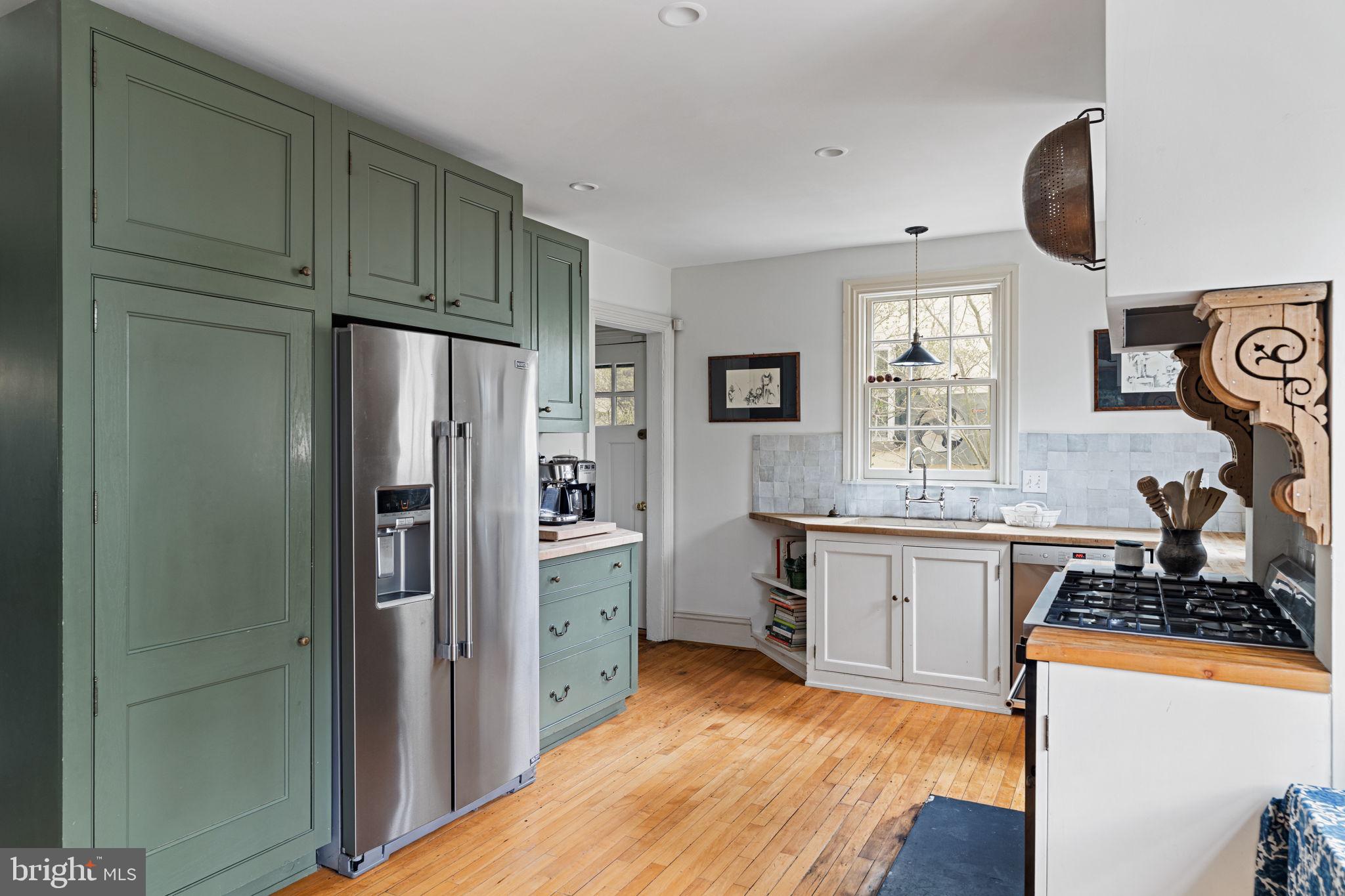 CHESTNUT HILL - Residential