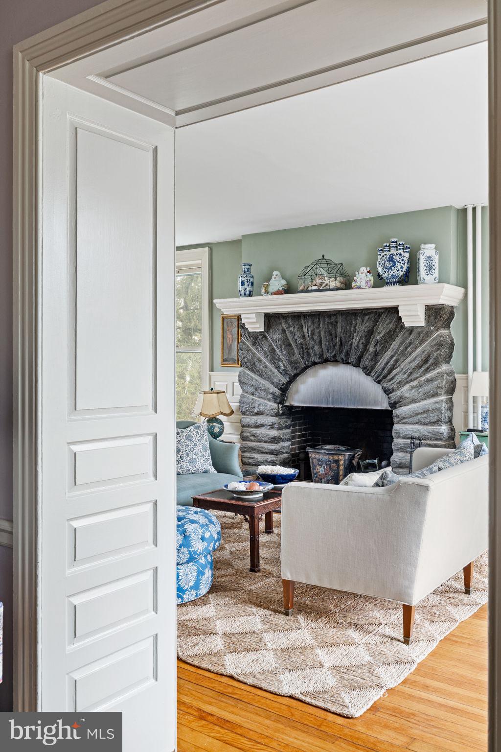 CHESTNUT HILL - Residential