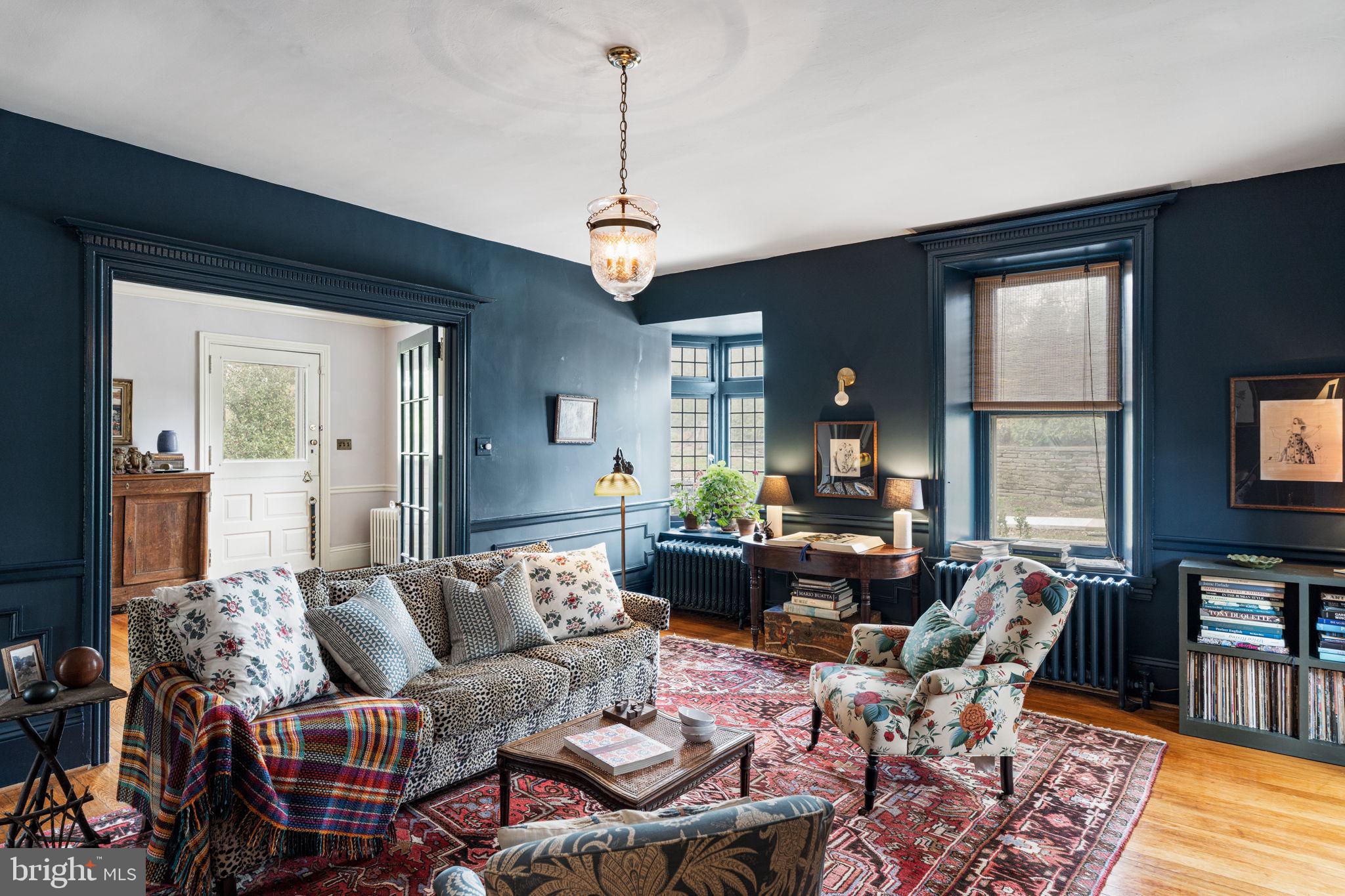 CHESTNUT HILL - Residential