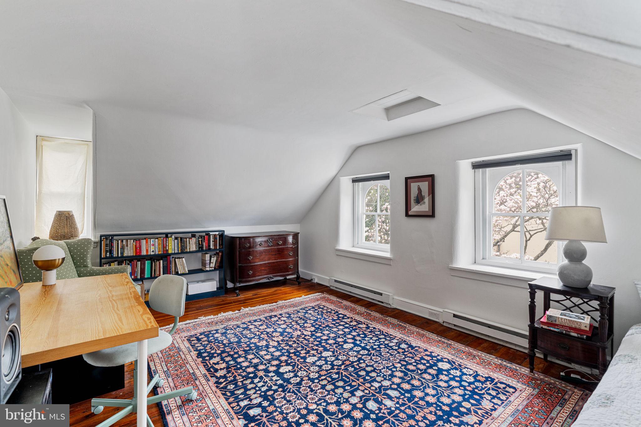 CHESTNUT HILL - Residential