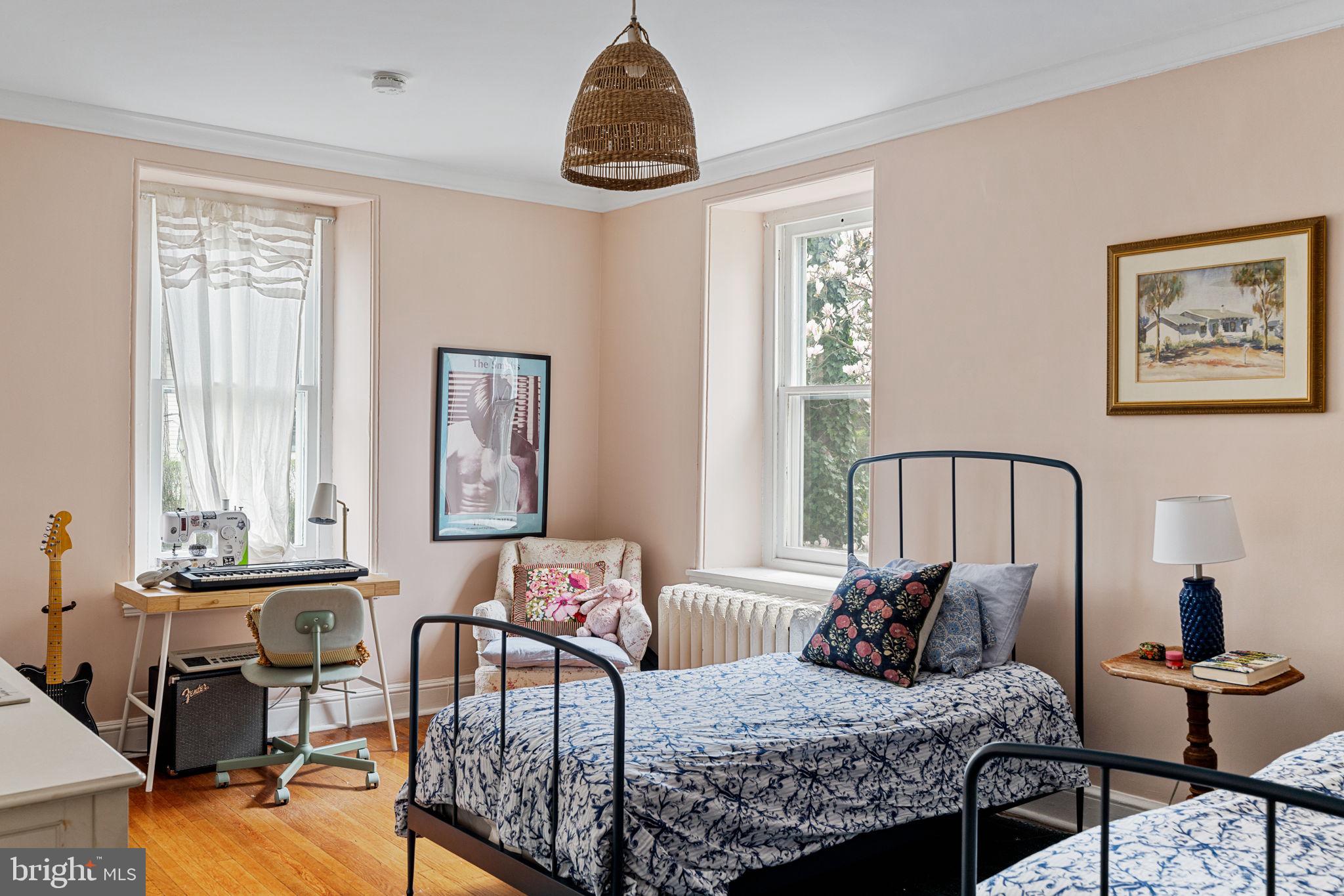 CHESTNUT HILL - Residential