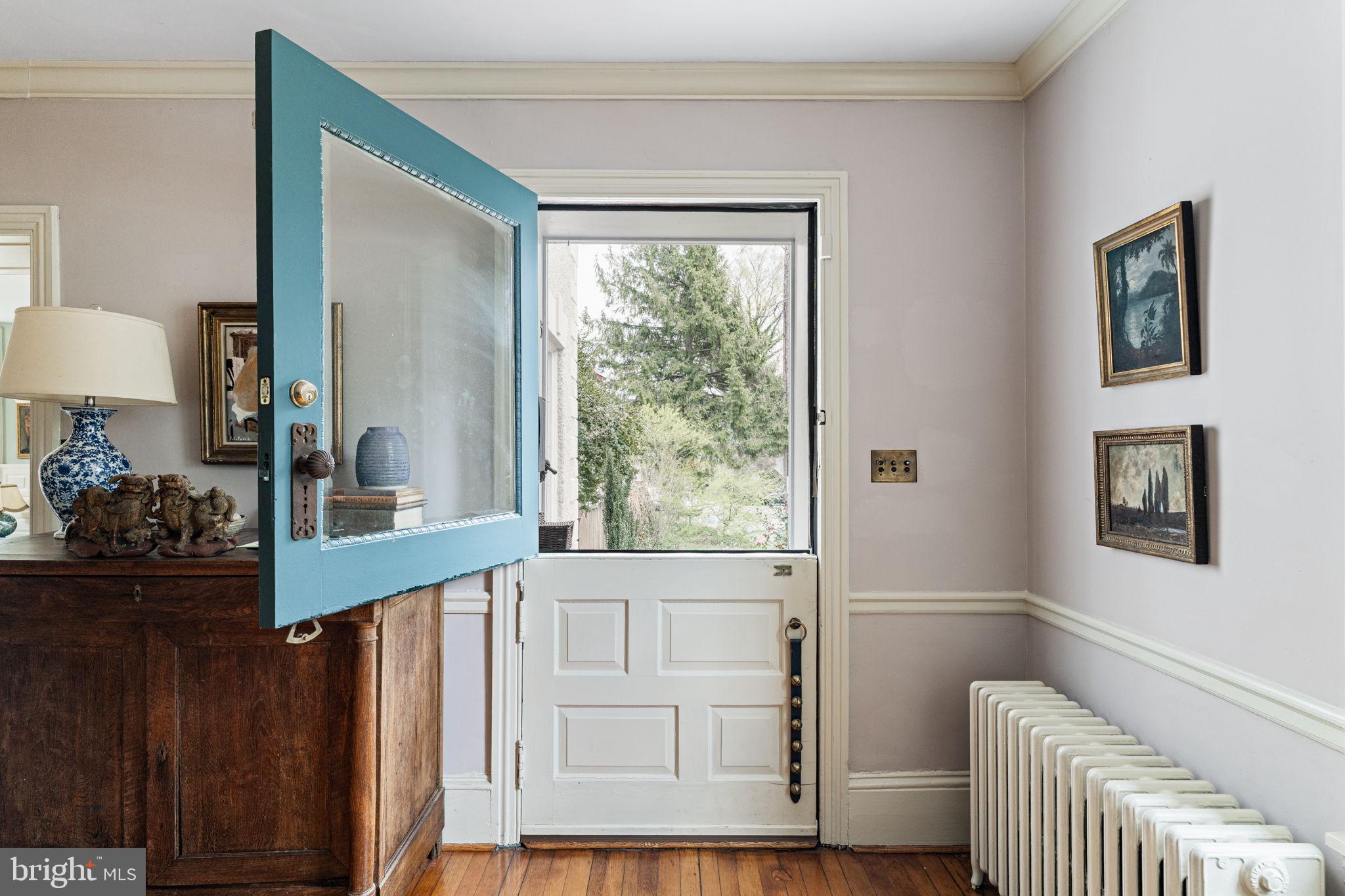 CHESTNUT HILL - Residential