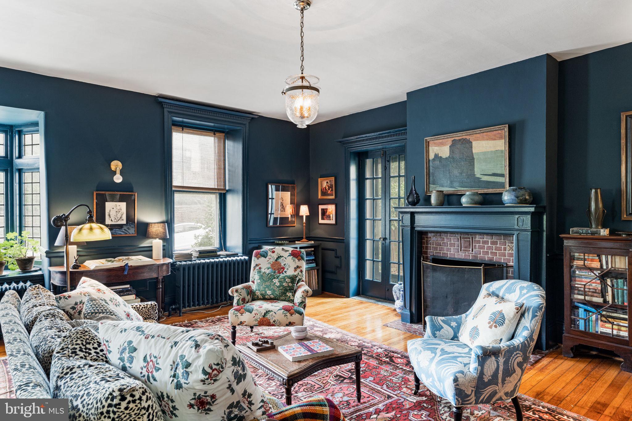 CHESTNUT HILL - Residential