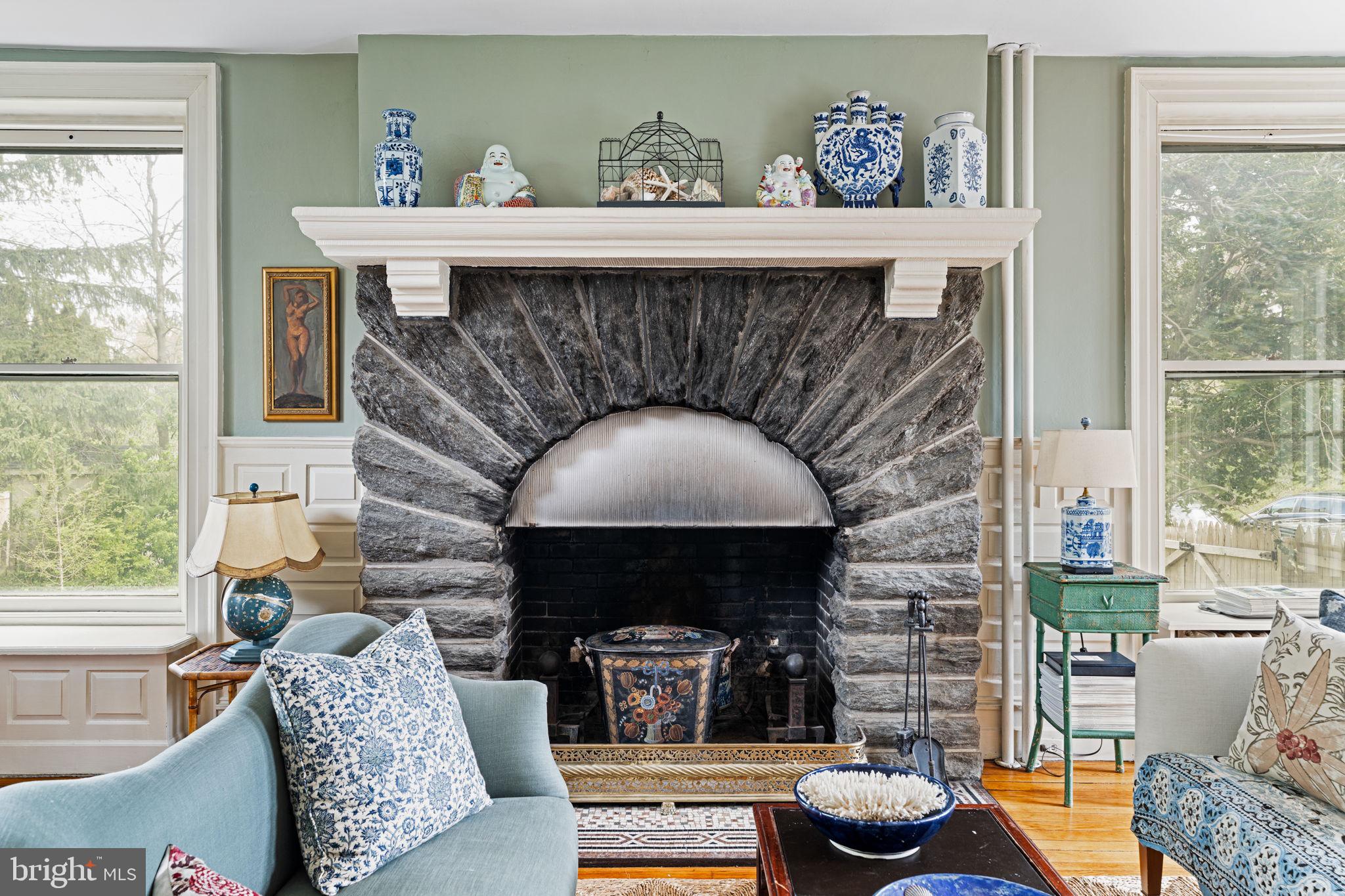 CHESTNUT HILL - Residential