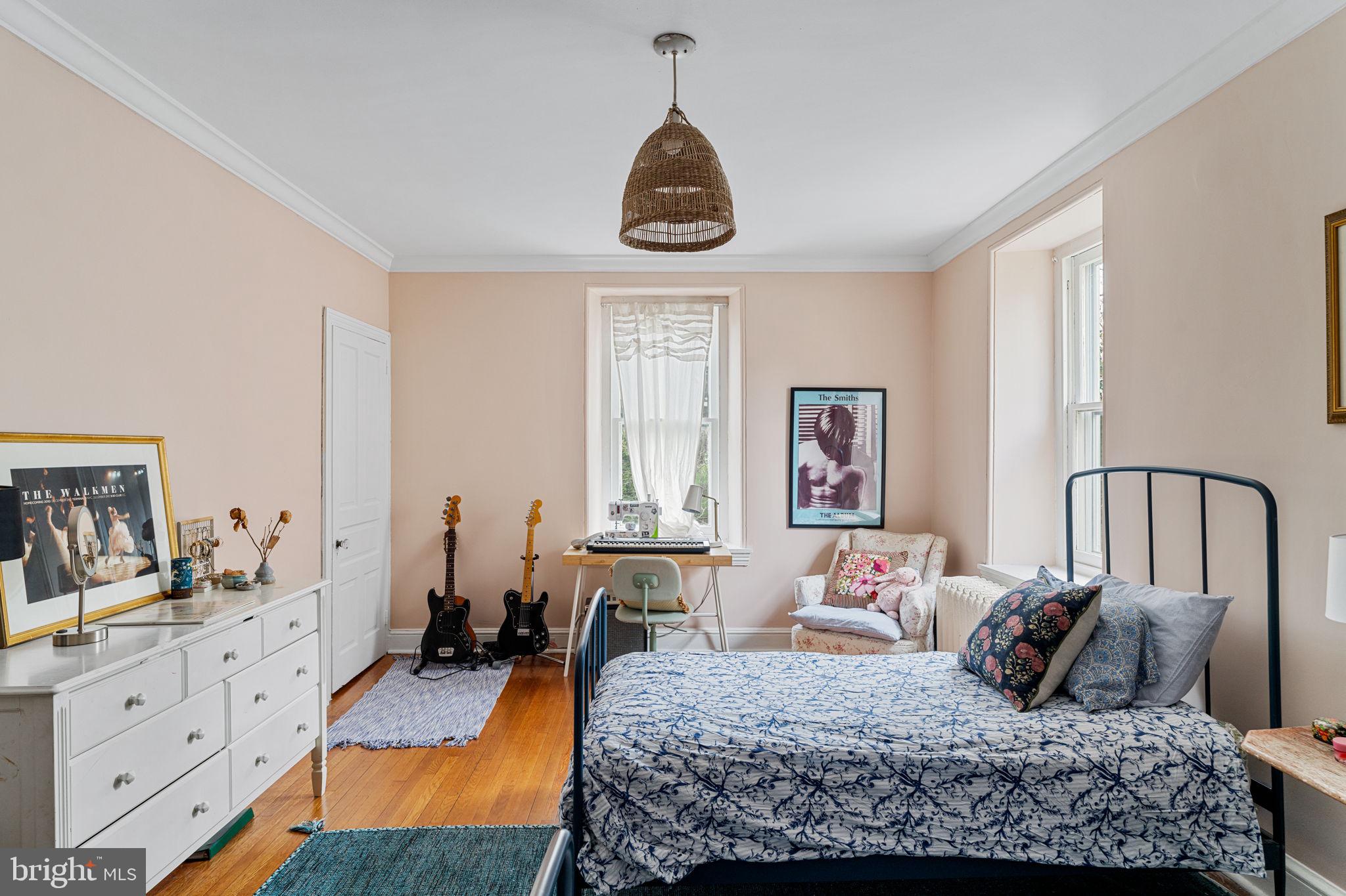 CHESTNUT HILL - Residential