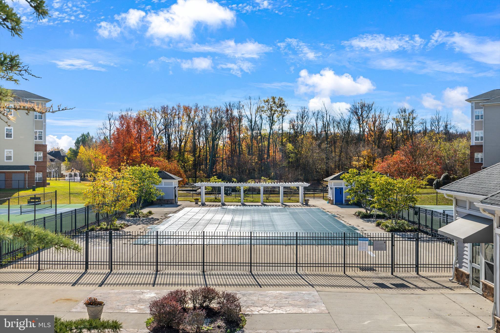 CAMERON GROVE - Residential