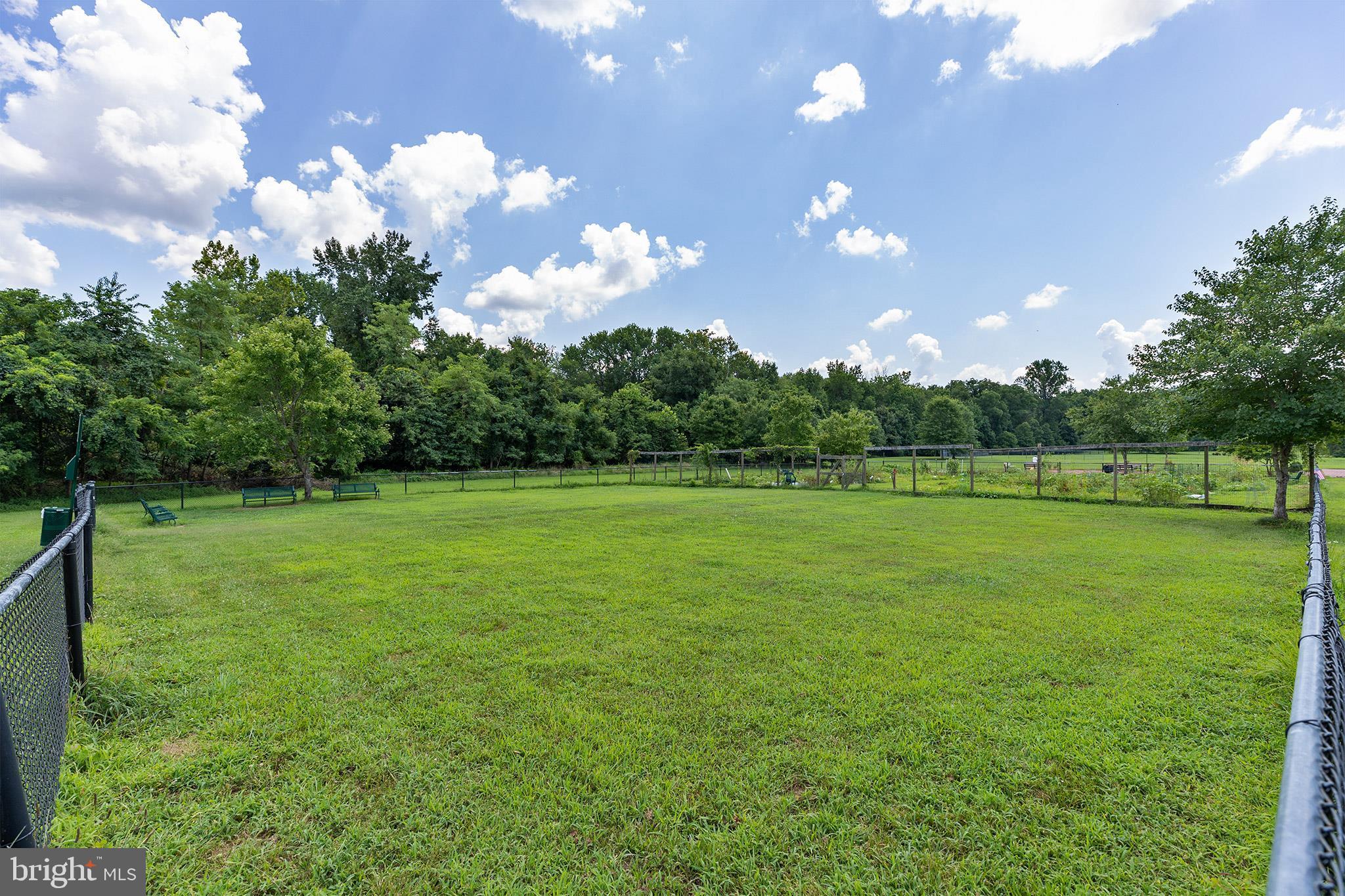 CAMERON GROVE - Residential