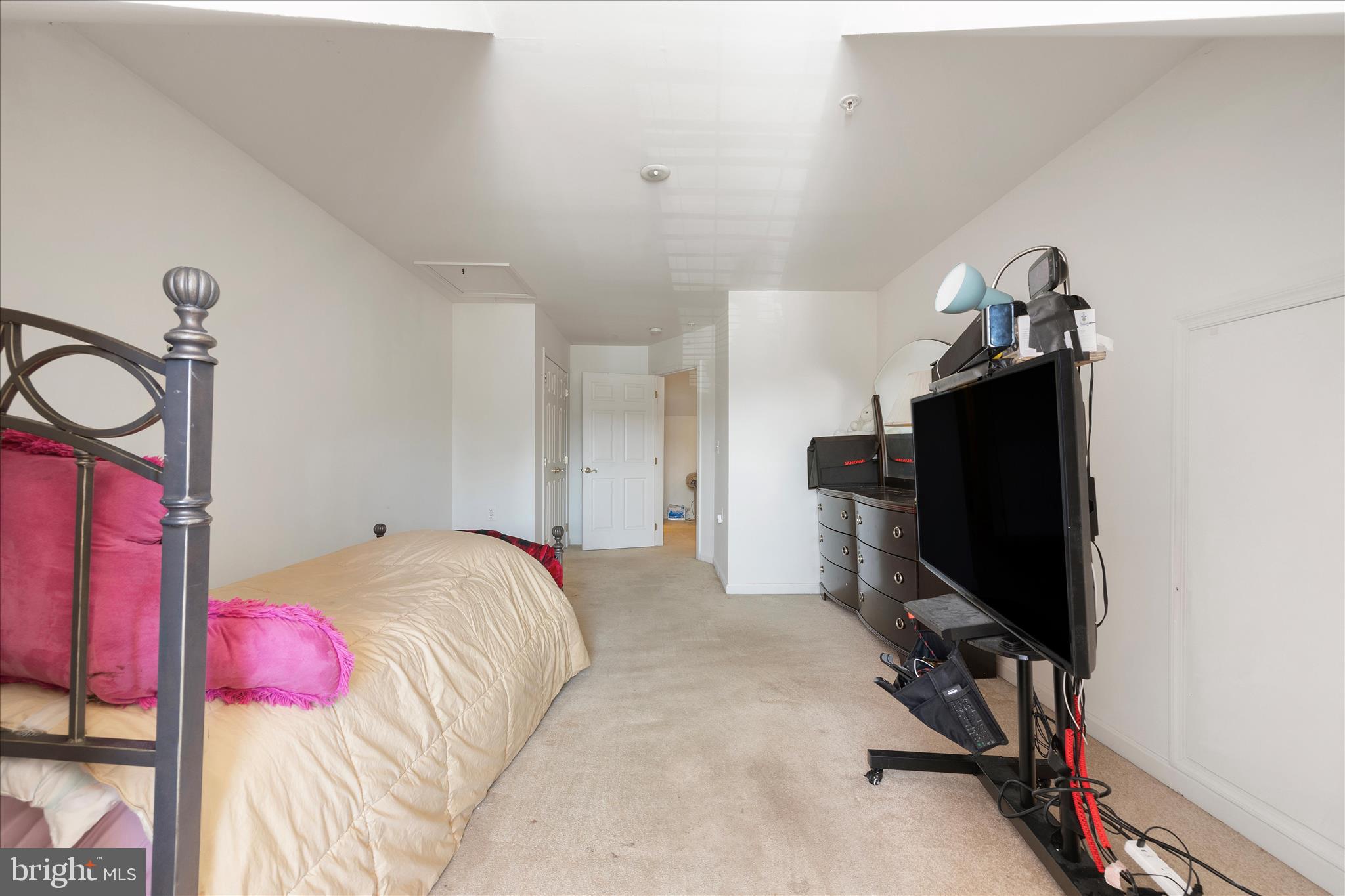 CAMERON GROVE - Residential