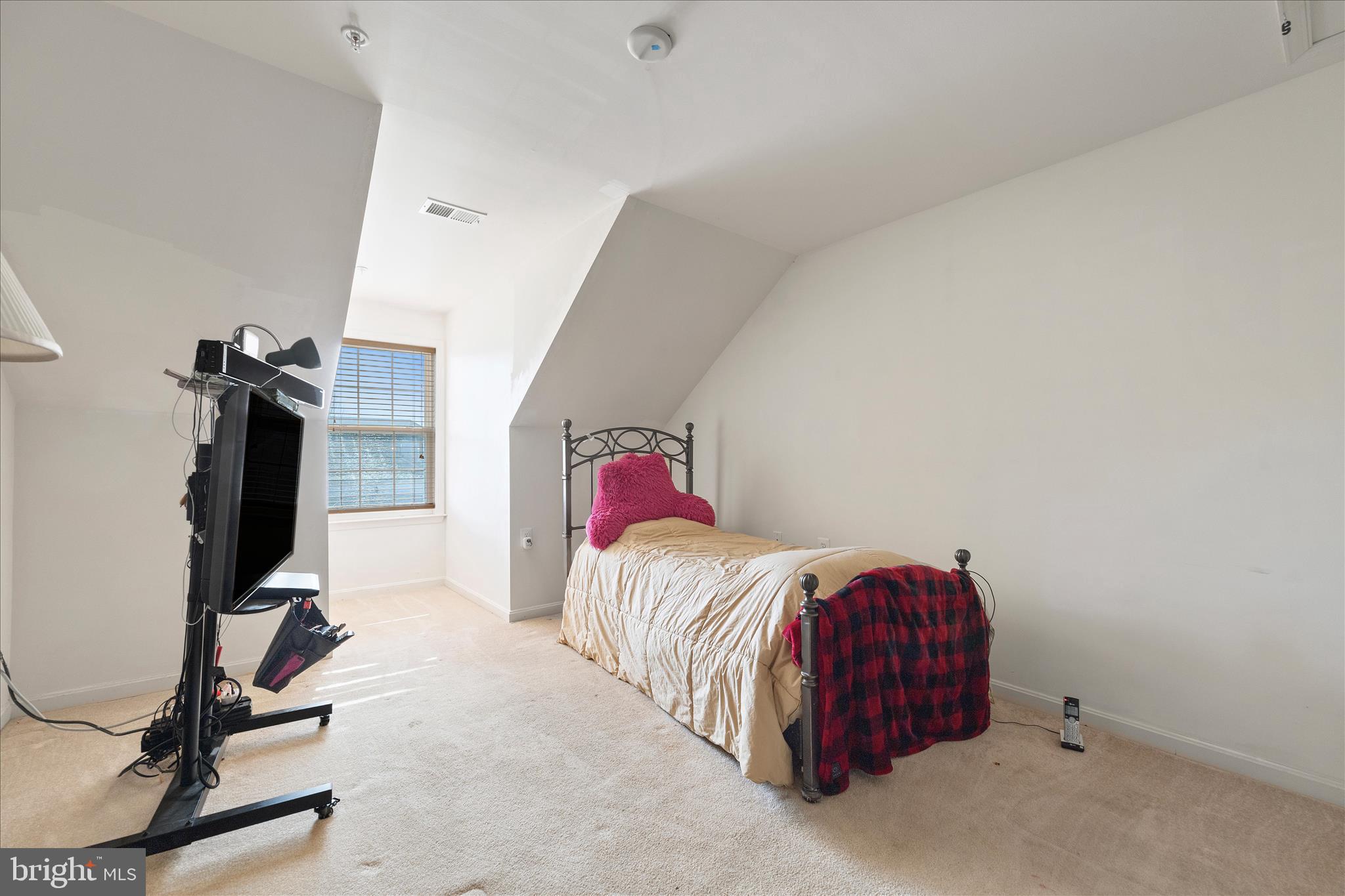 CAMERON GROVE - Residential