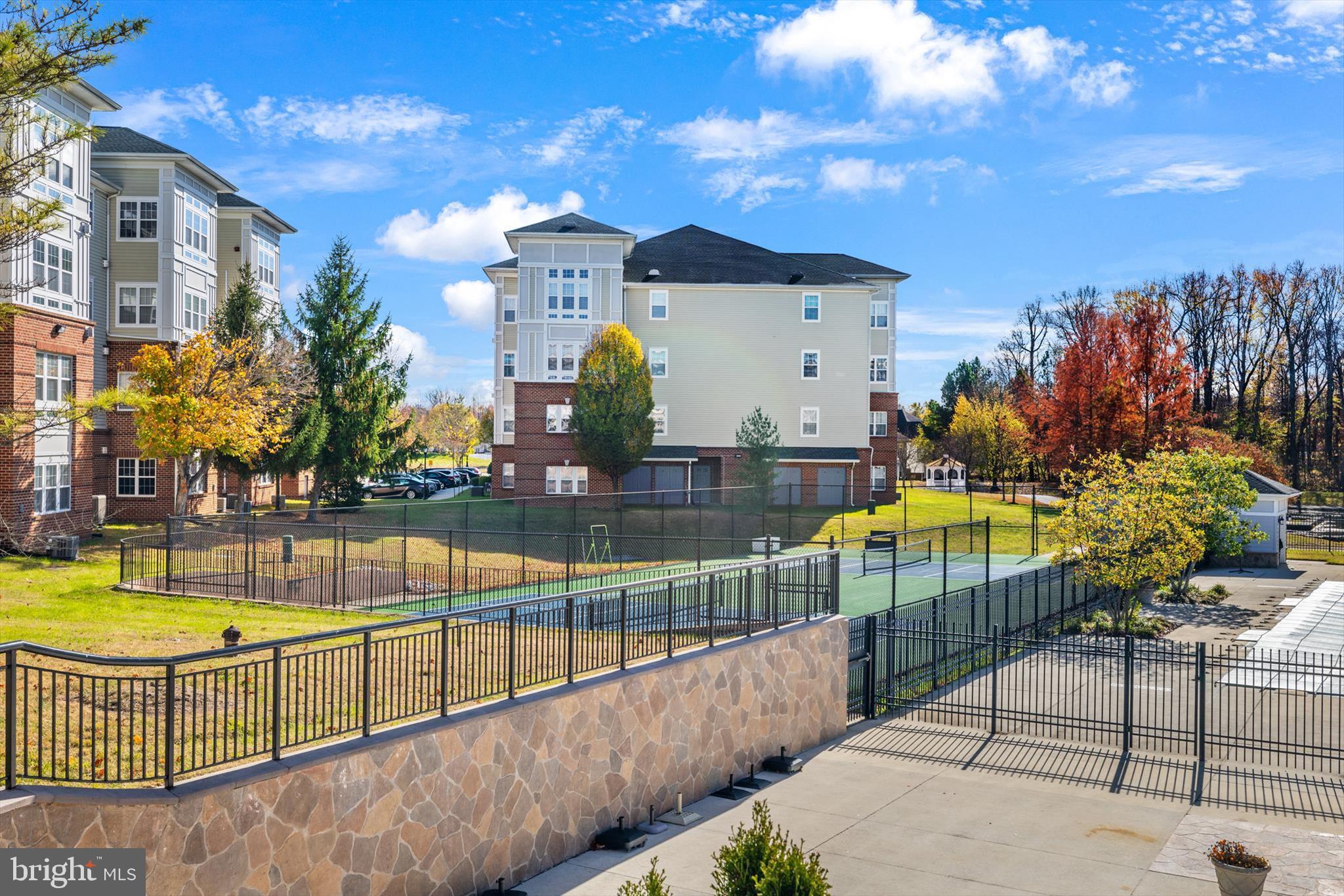 CAMERON GROVE - Residential