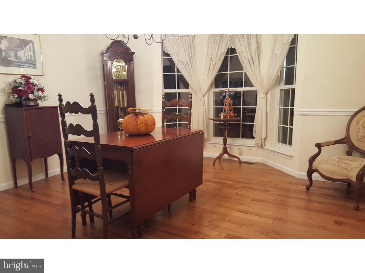 LAUREL WOODS - Residential