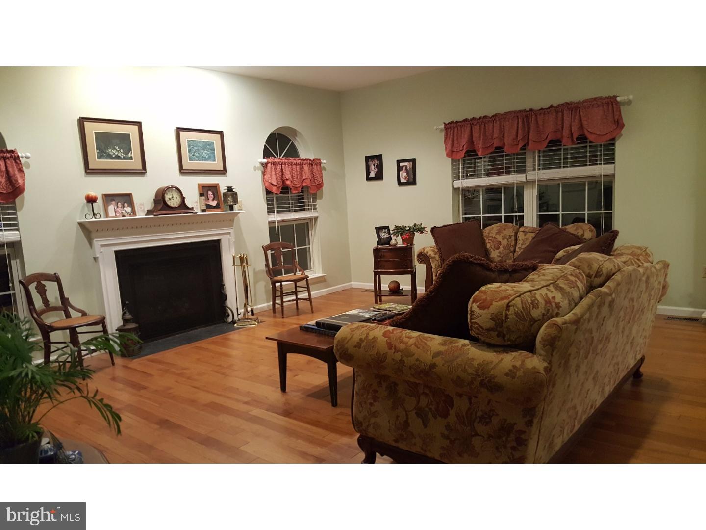 LAUREL WOODS - Residential