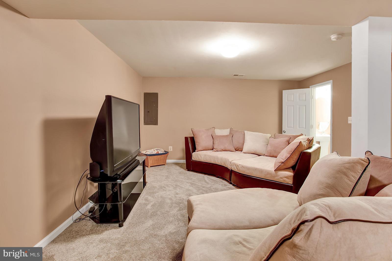 LAKELAND PLACE - Residential