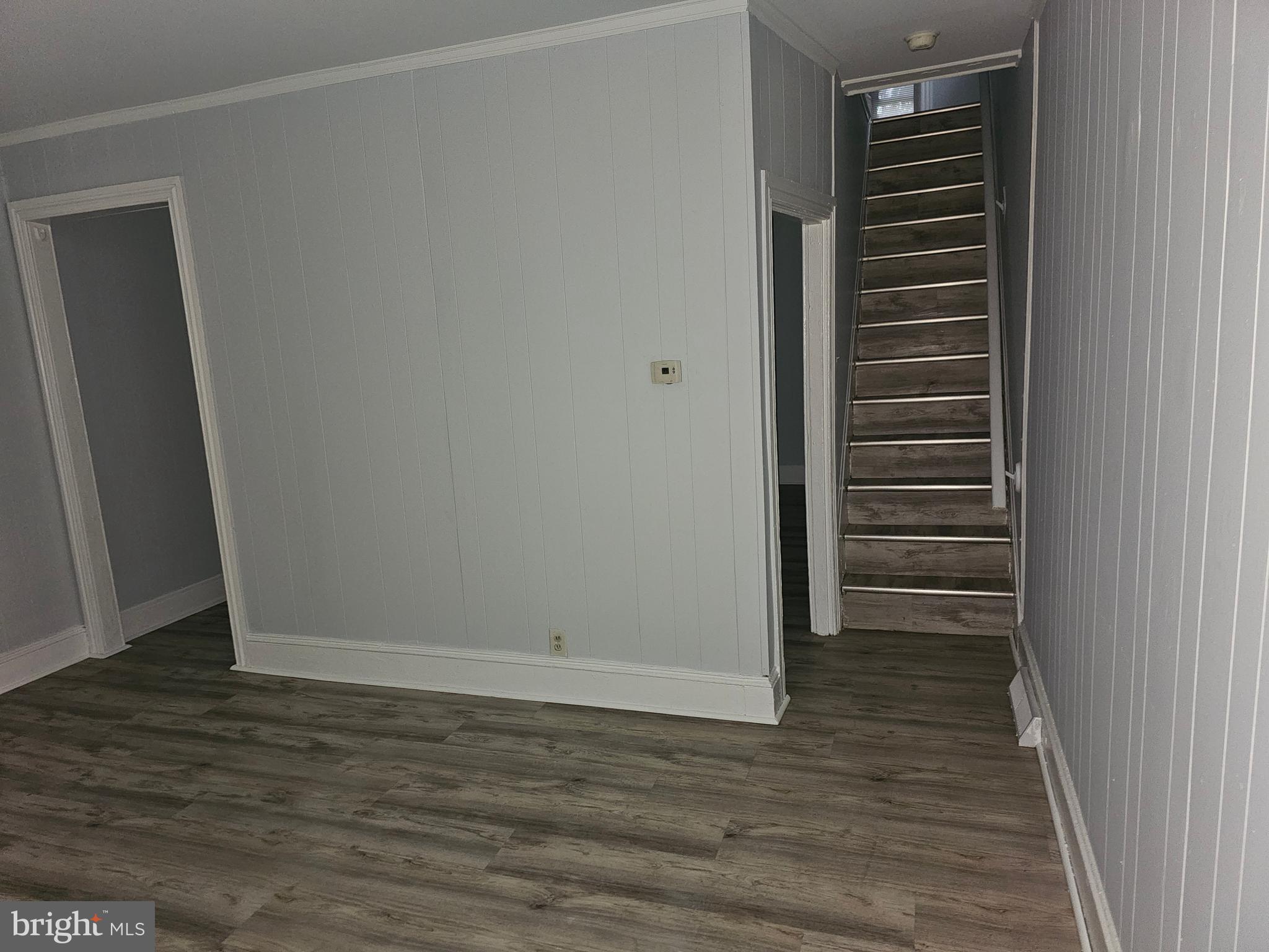 32 N GOVERNORS AVENUE