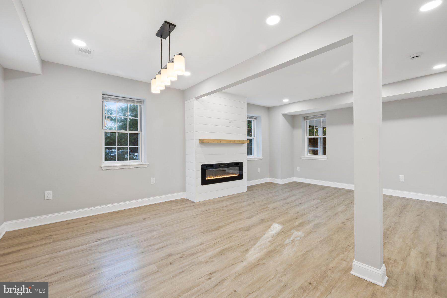 MIDDLETOWN - Residential