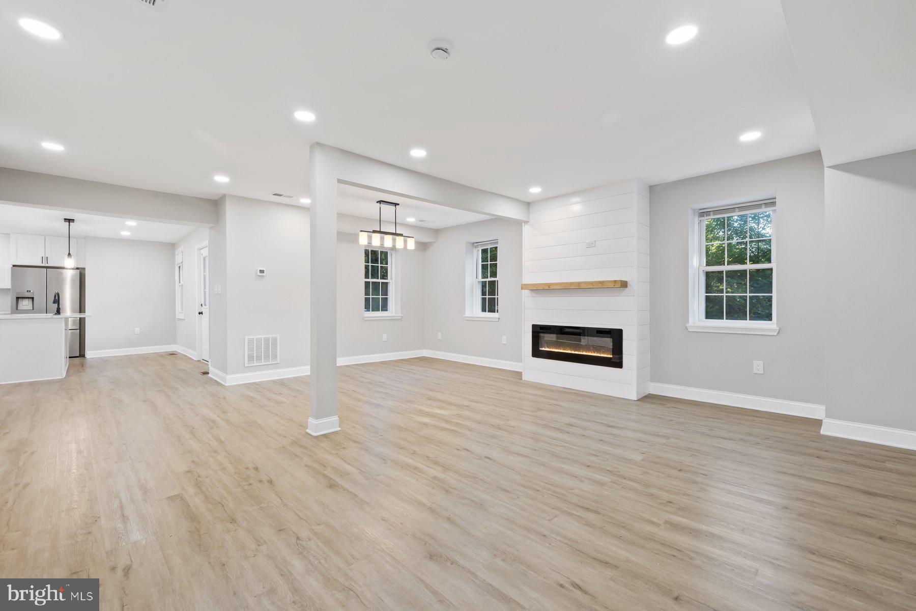 MIDDLETOWN - Residential