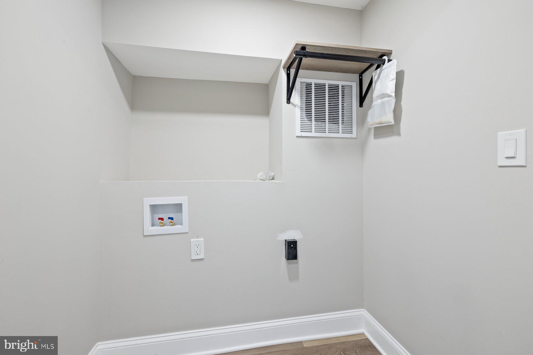 MIDDLETOWN - Residential