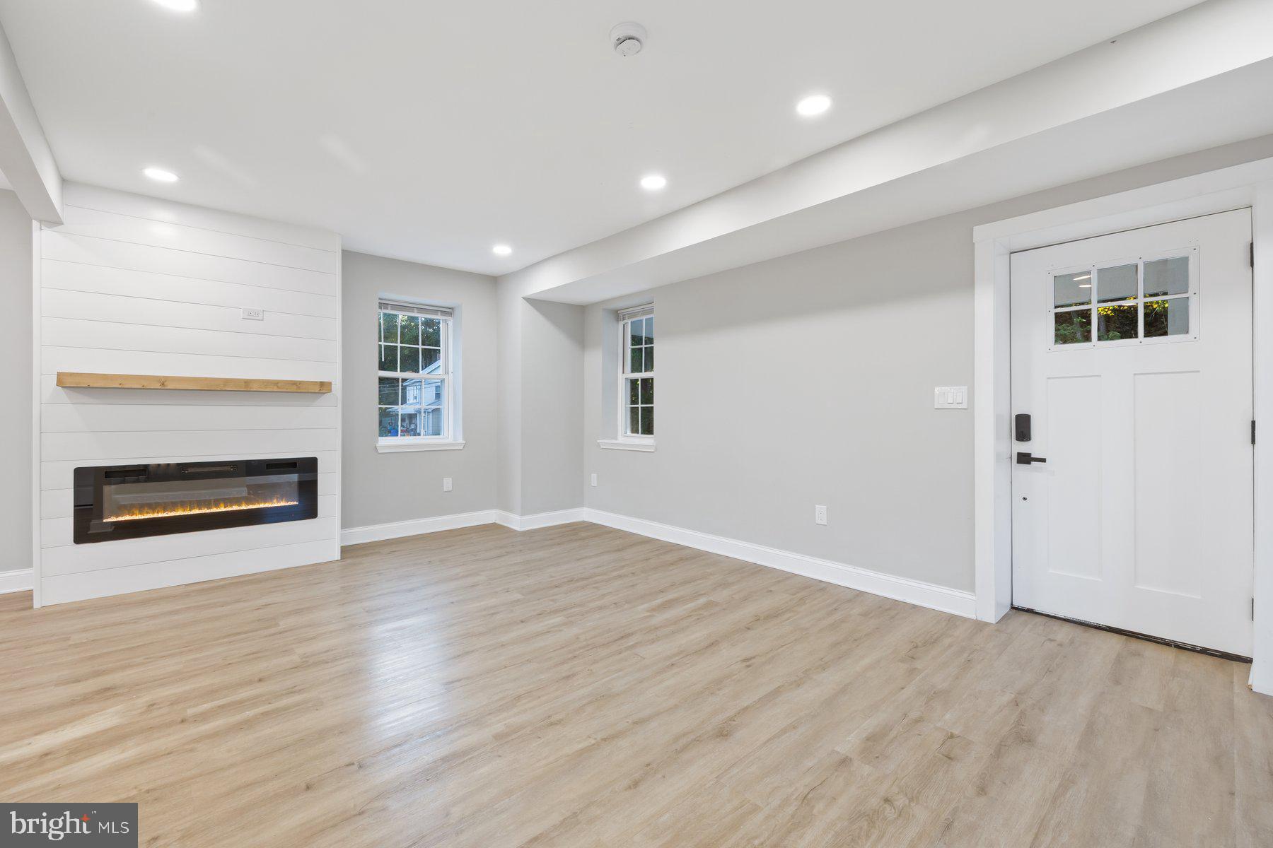 MIDDLETOWN - Residential