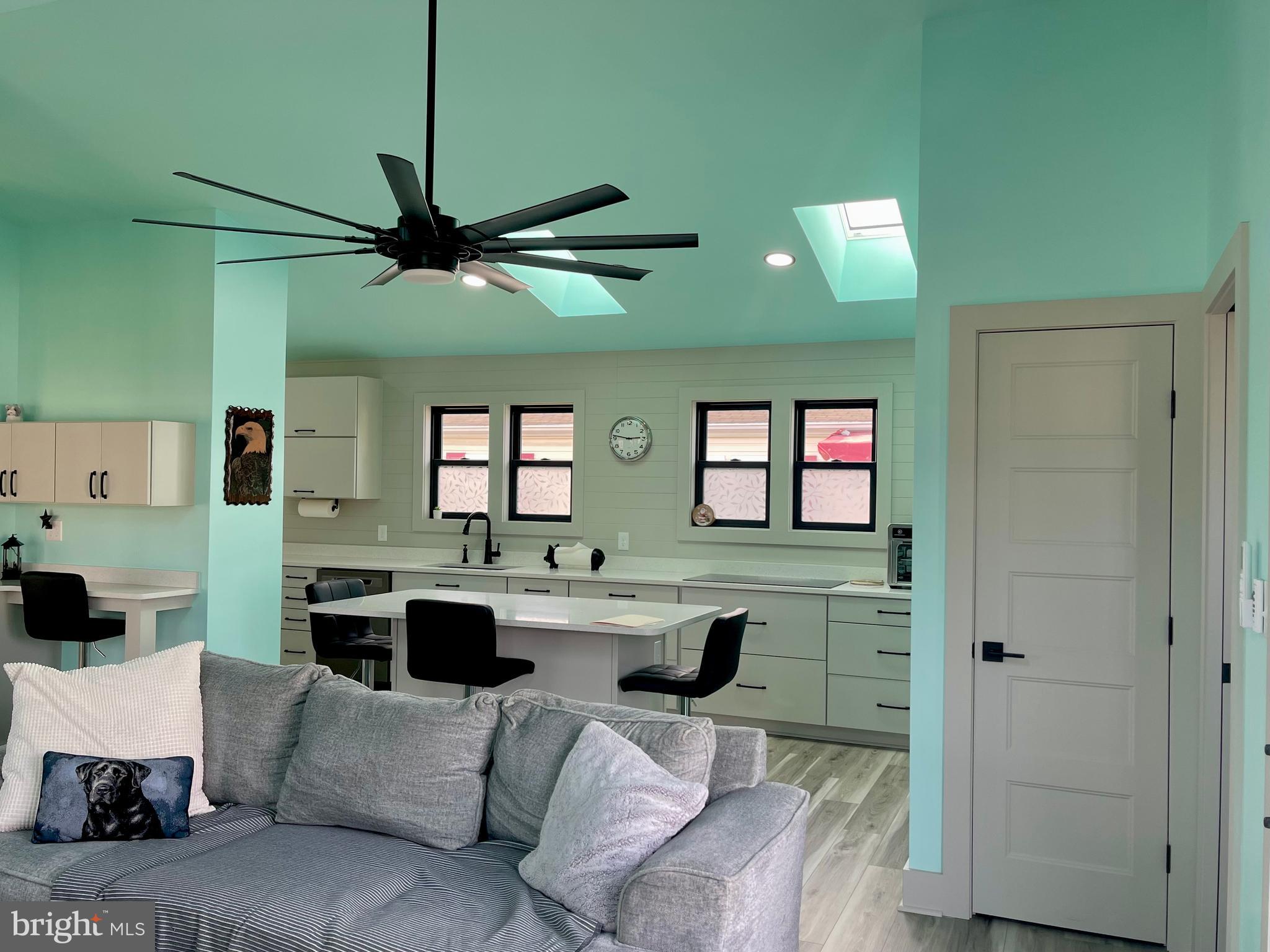 COLONIAL EAST MHP - Residential