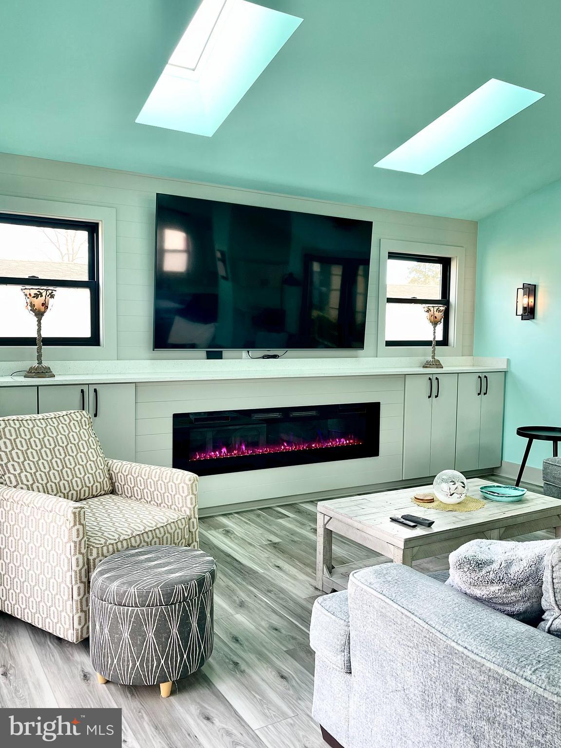 COLONIAL EAST MHP - Residential