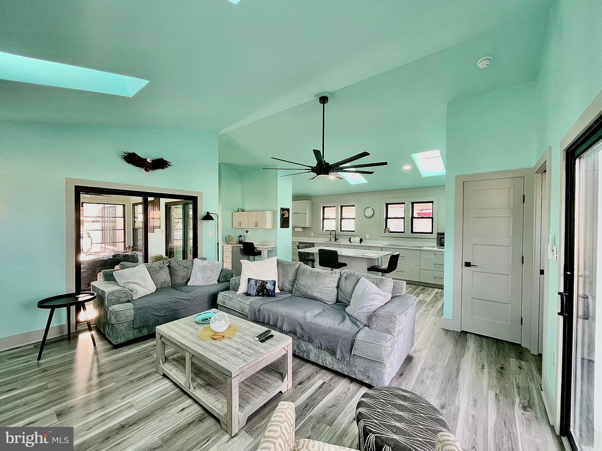 COLONIAL EAST MHP - Residential