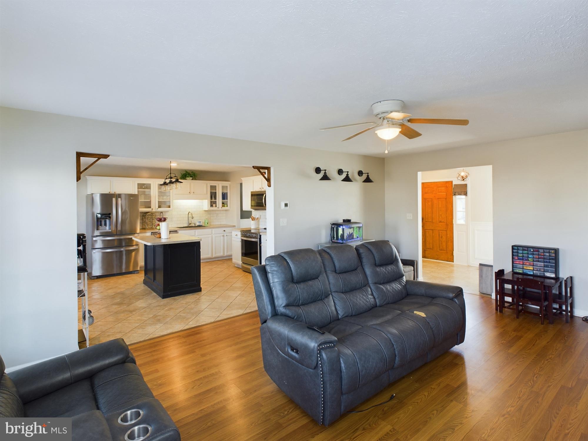 RIDGEFIELD - Residential