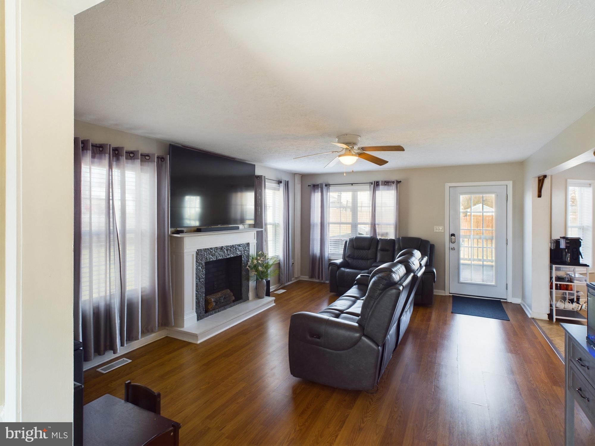 RIDGEFIELD - Residential