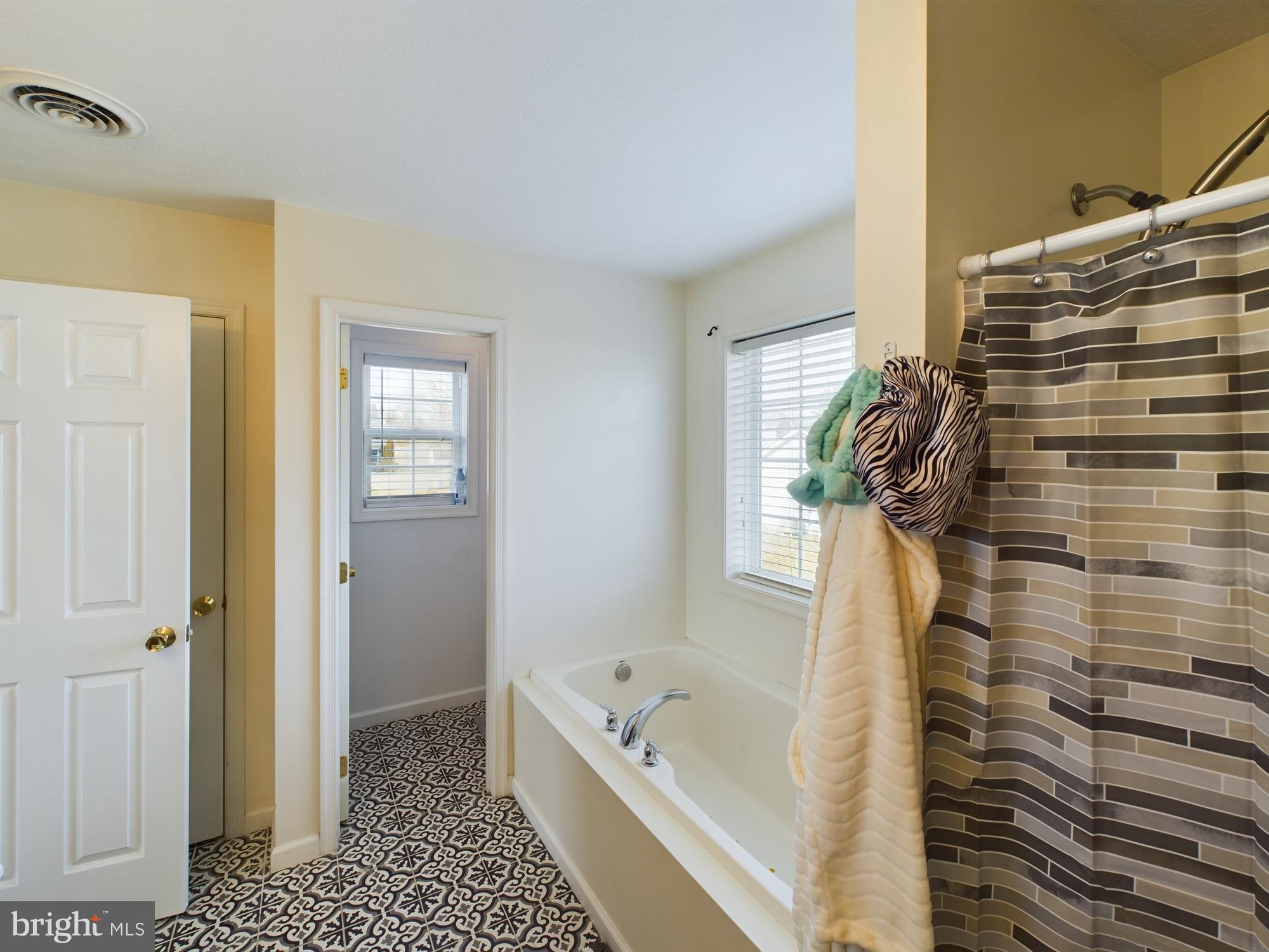 RIDGEFIELD - Residential