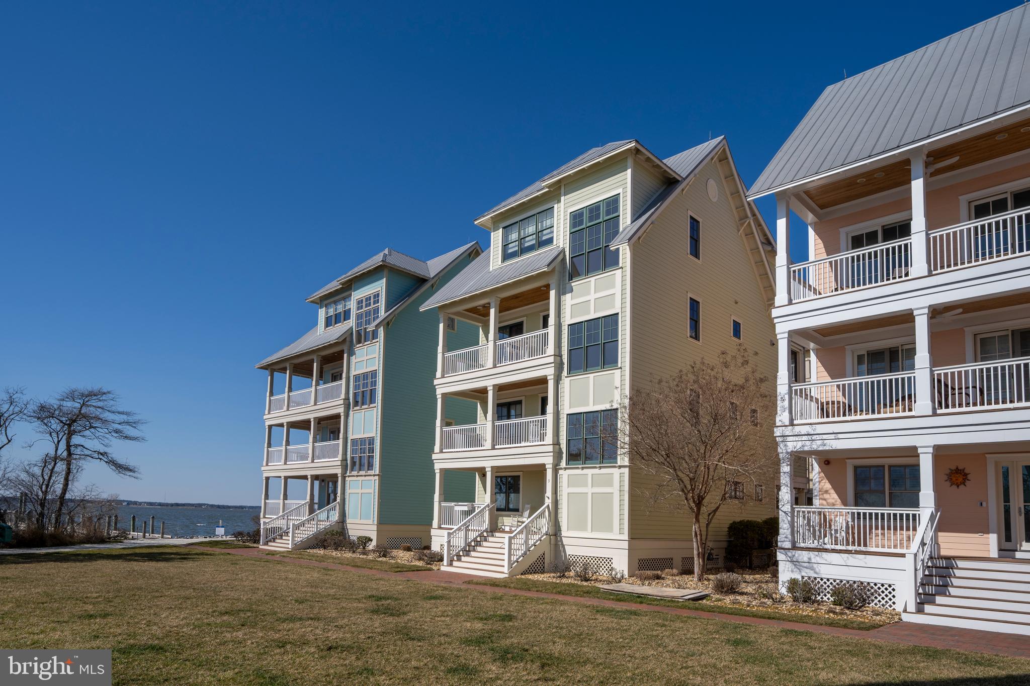 SUNSET ISLAND - Residential