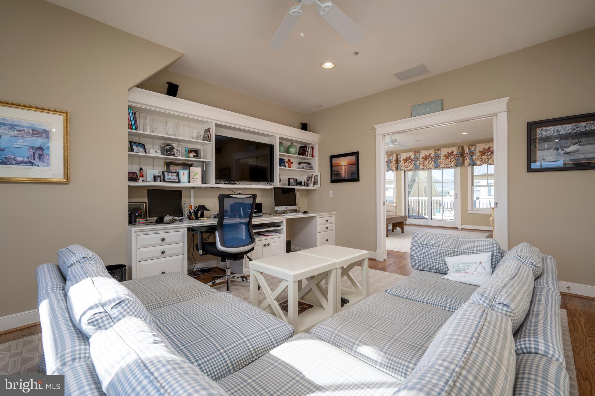 SUNSET ISLAND - Residential