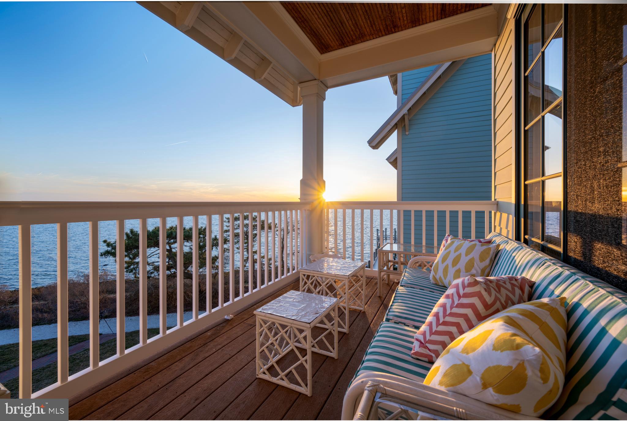 SUNSET ISLAND - Residential